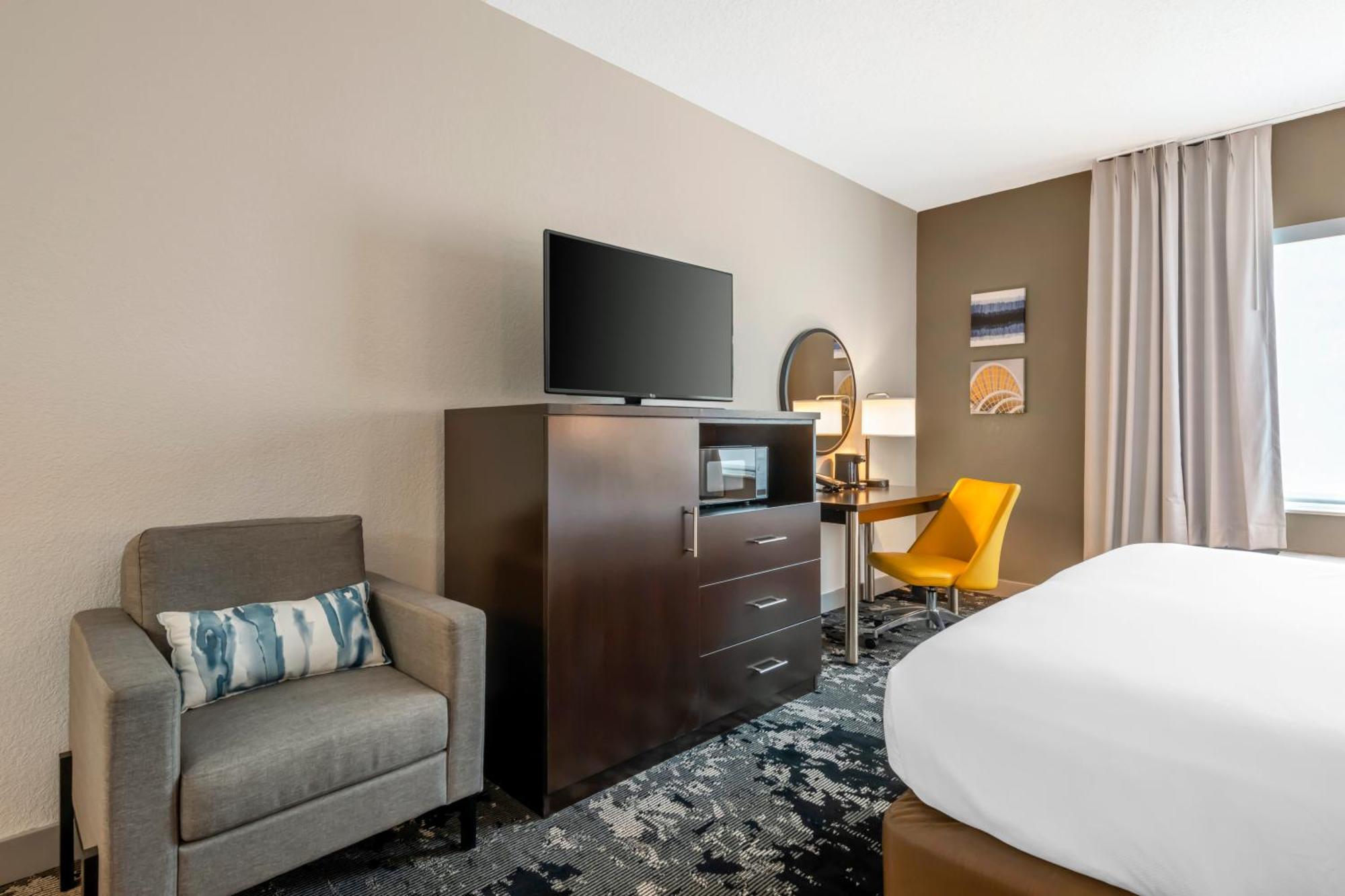 Standard King Room with City View,1611105414:JPEG