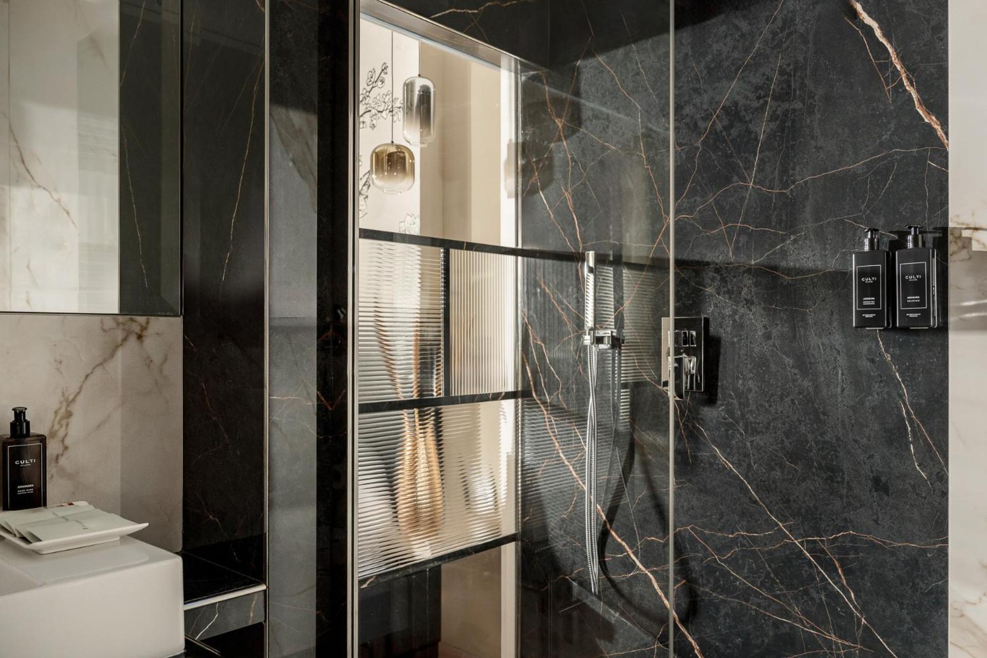 Experience Room with Thermal SPA Access