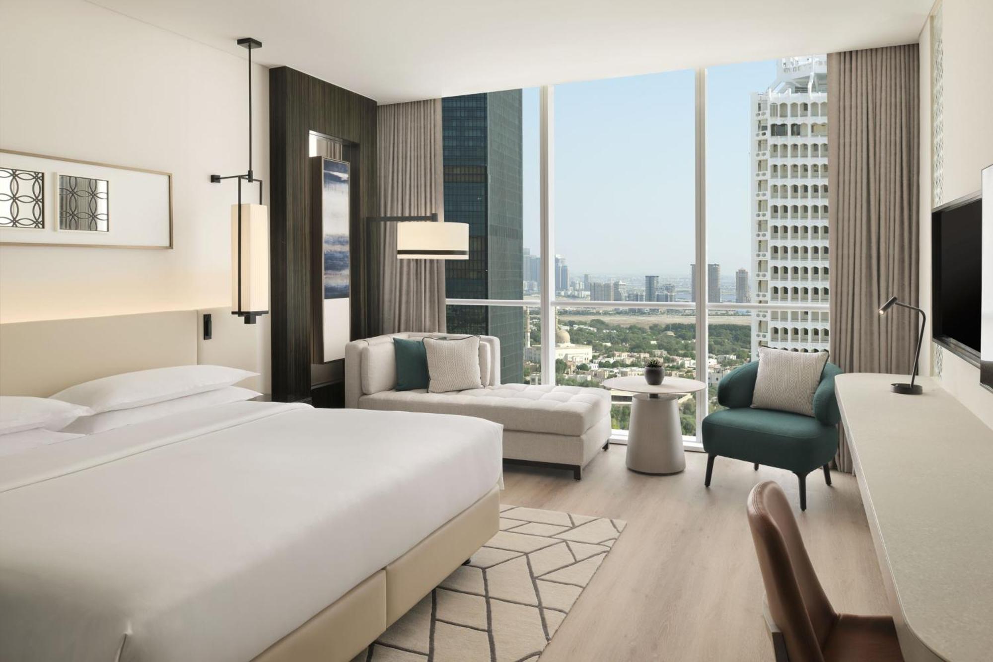 Club Zimmer mit Kingsize-Bett und Zugang zur Club Lounge