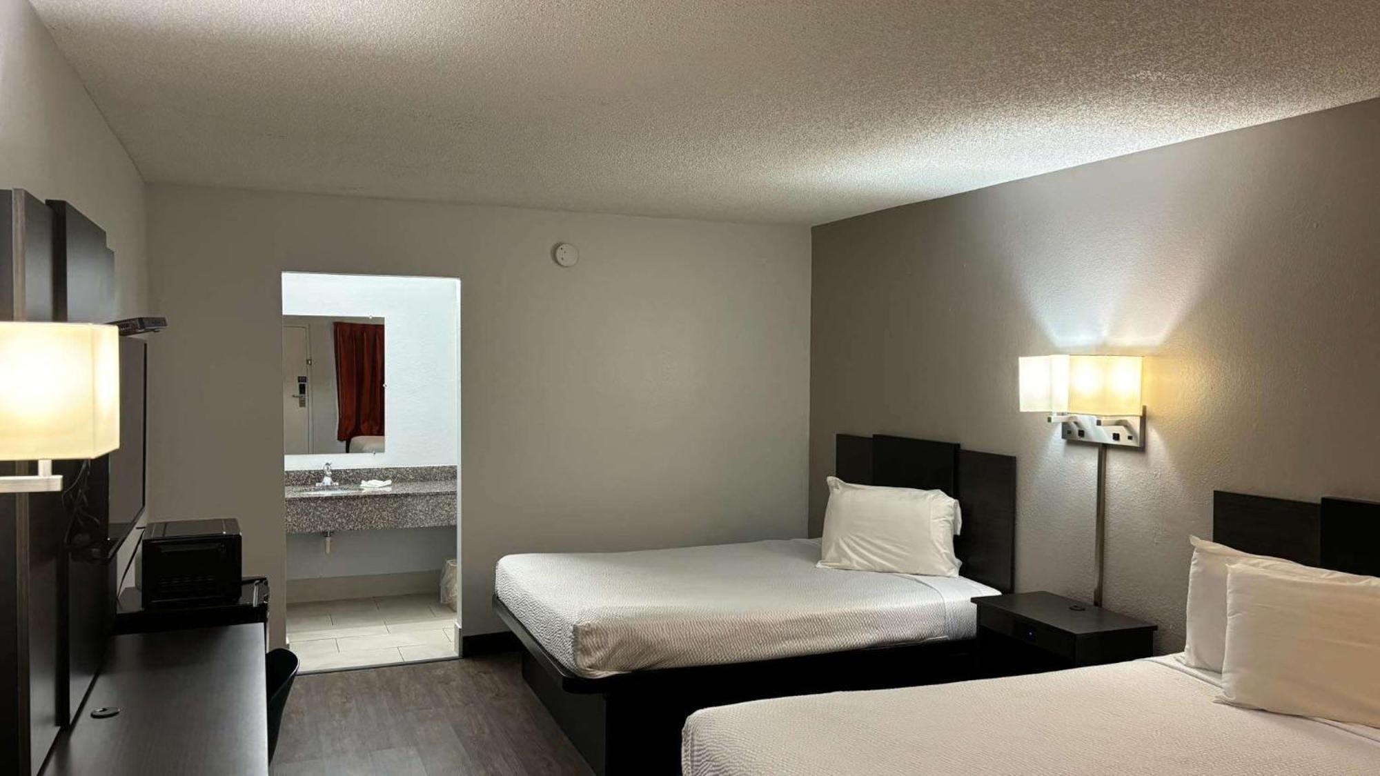 Queen Room with Two Queen Beds - Non-Smoking