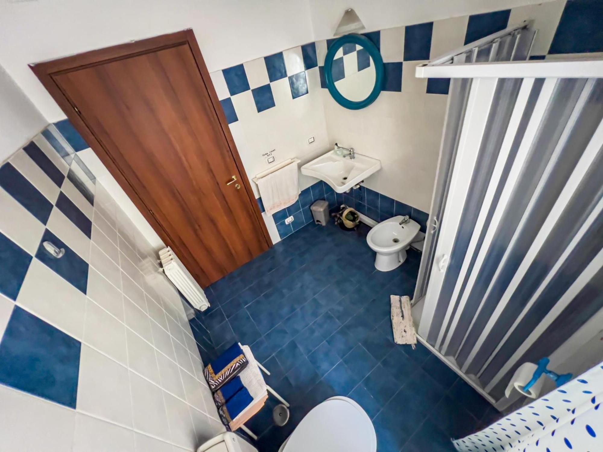 Camera Matrimoniale/Doppia con Letti Singoli con Bagno Privato
