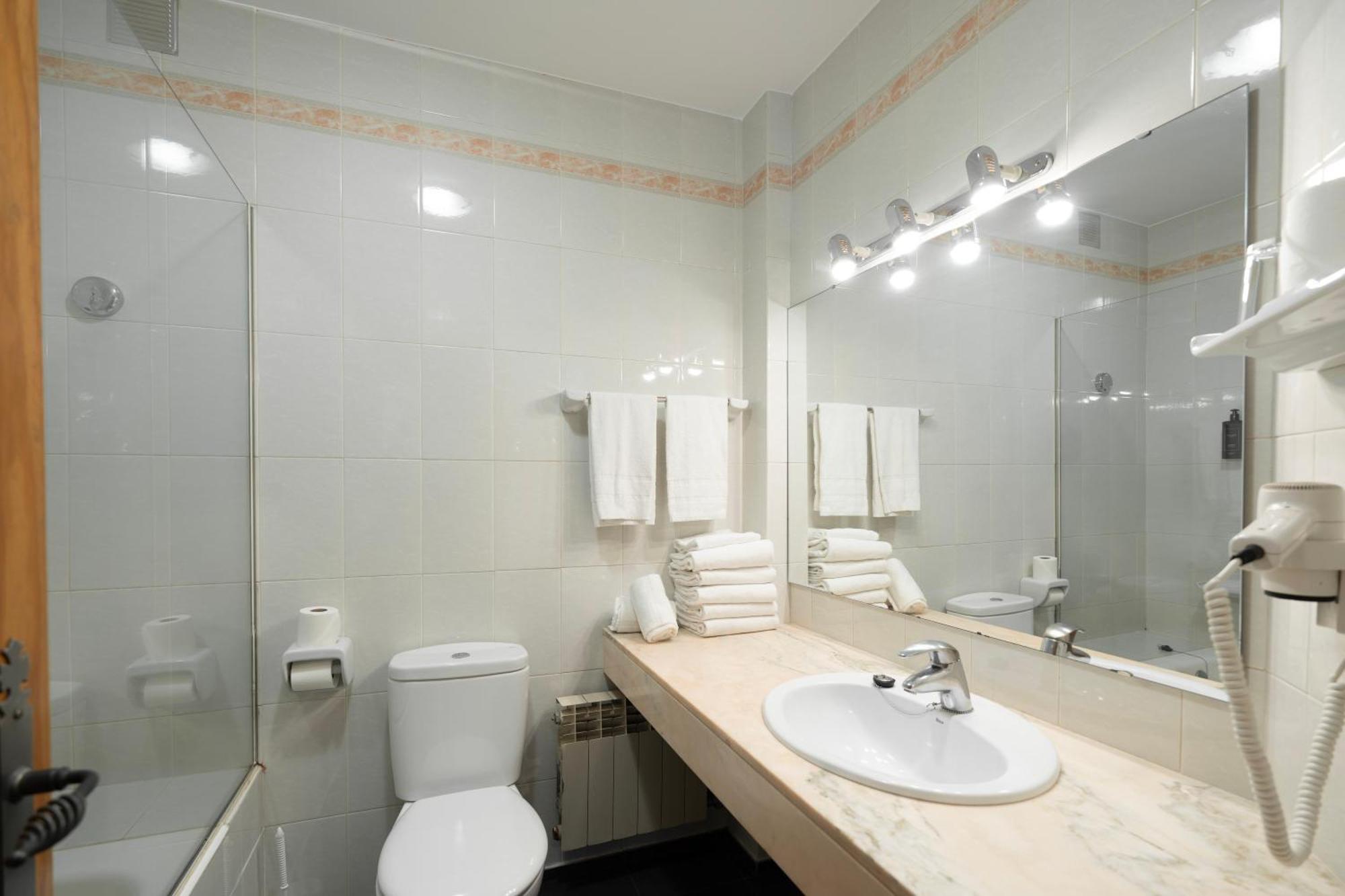 Apartment (3-5 Adults) with Club Access,1614783938:JPEG