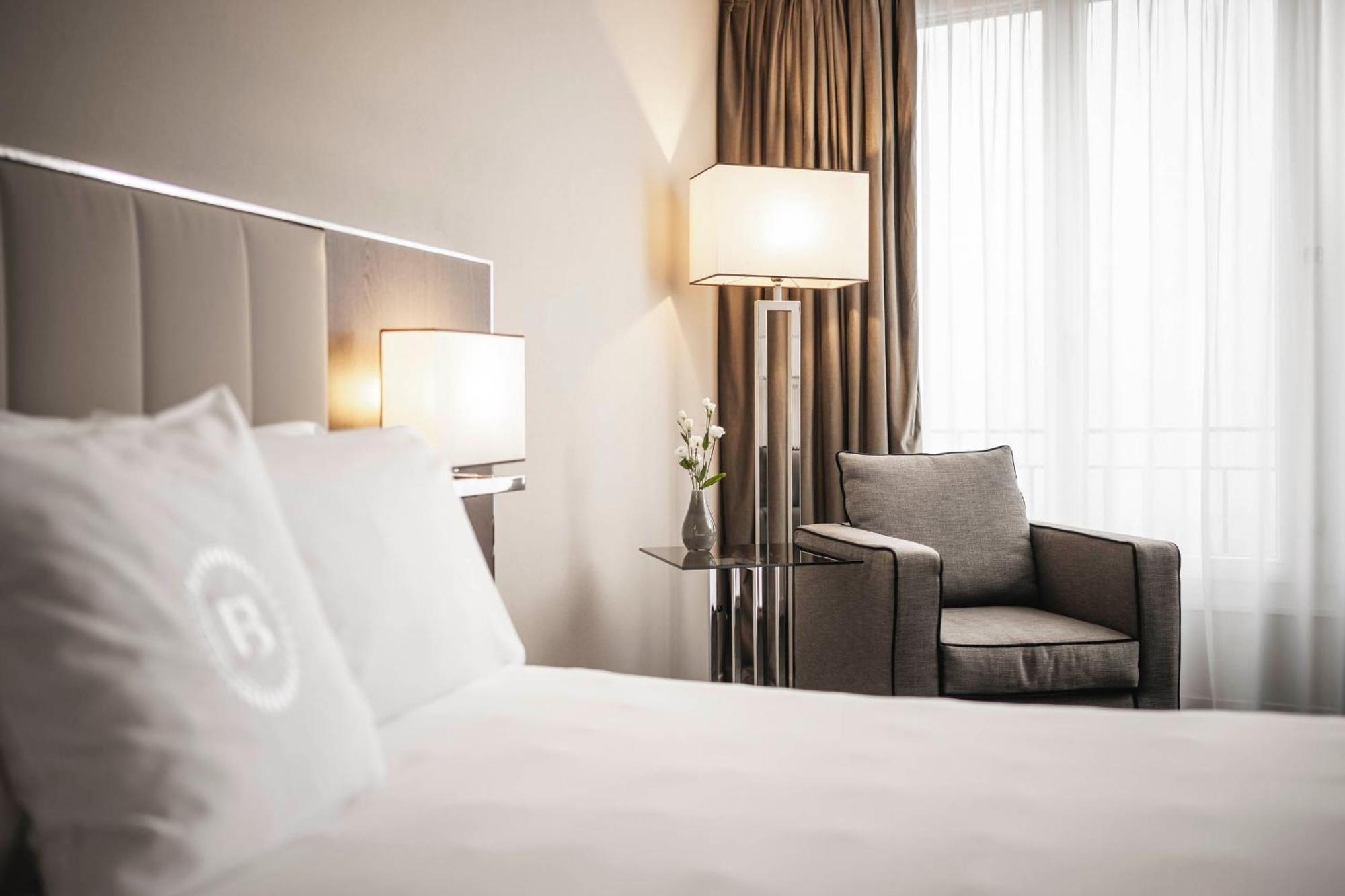 Chic Doppel- oder Zweibettzimmer mit Seeblick