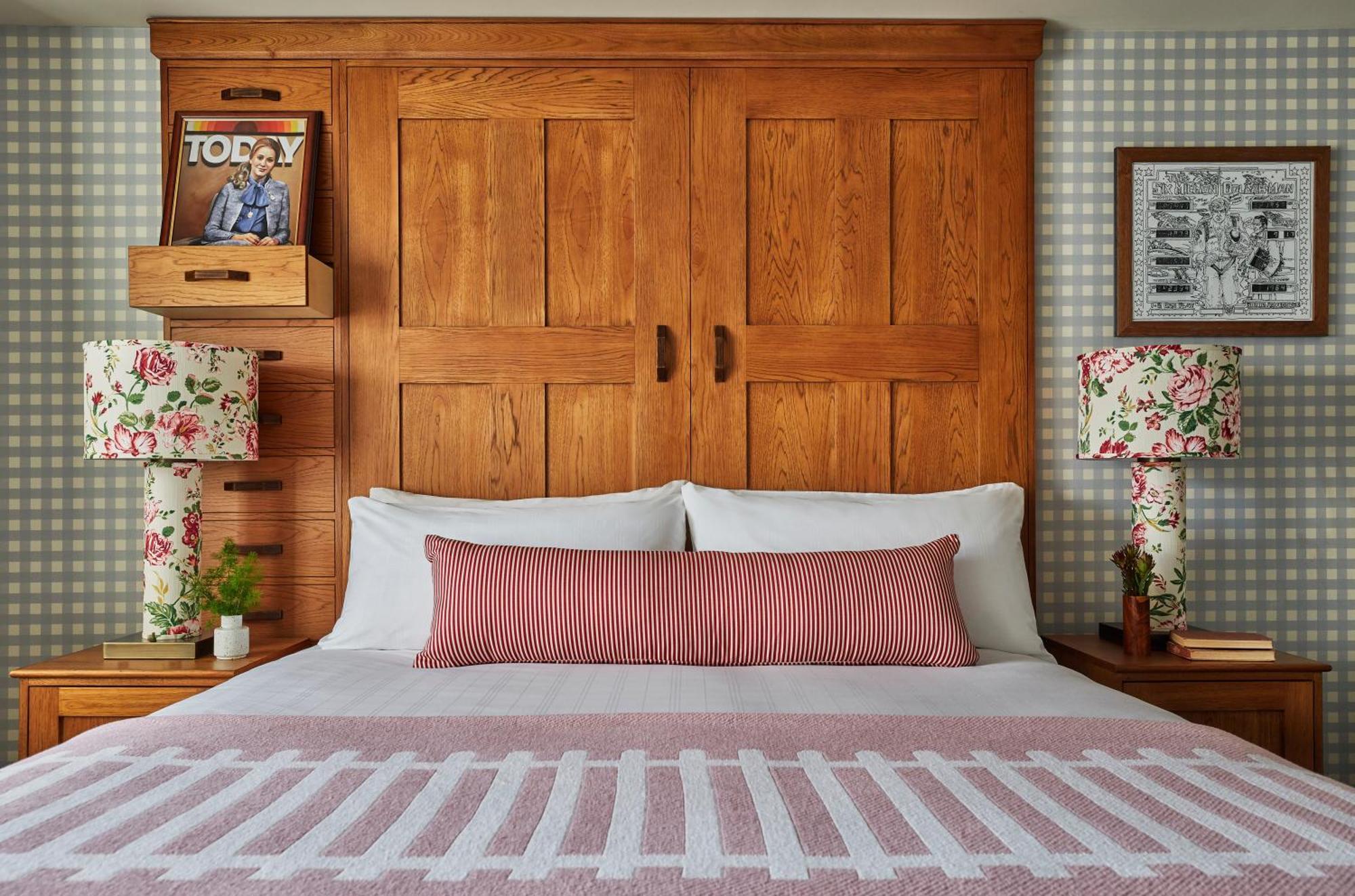 Graduate King Suite