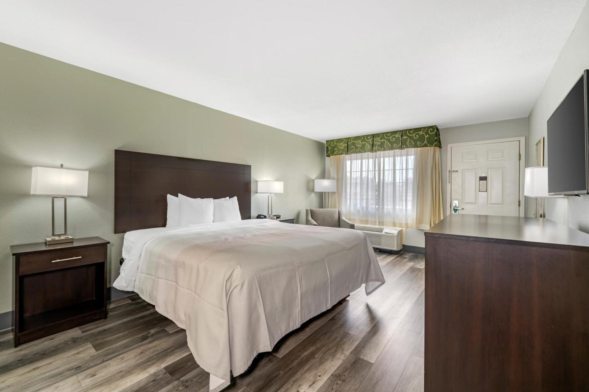 King Room - Non-Smoking