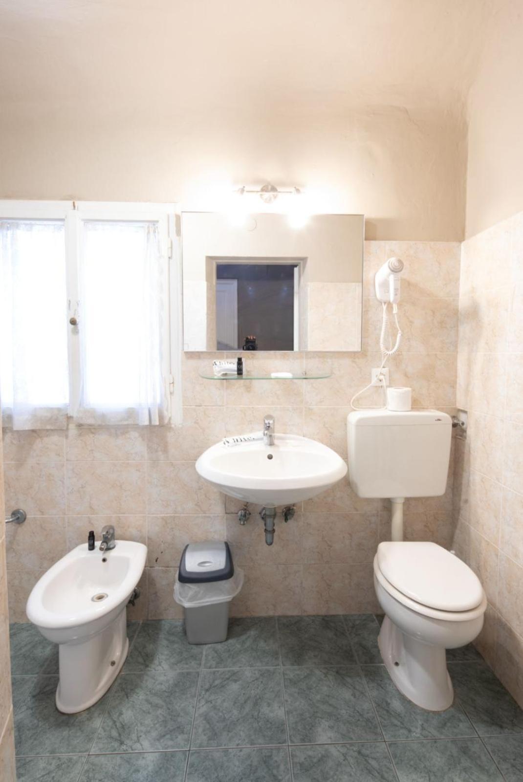 Habitación Individual con baño privado externo