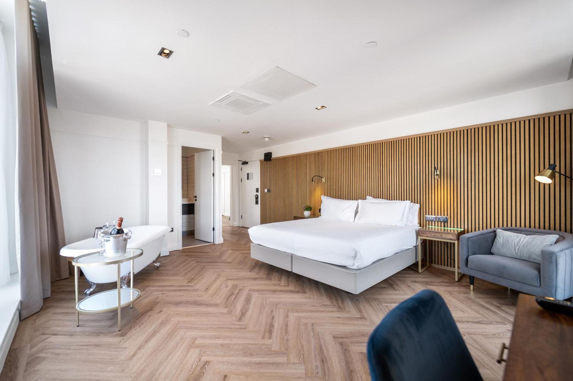 Penthouse-Suite mit 1 Schlafzimmer, Doppelbett und Terrasse – Stadtblick