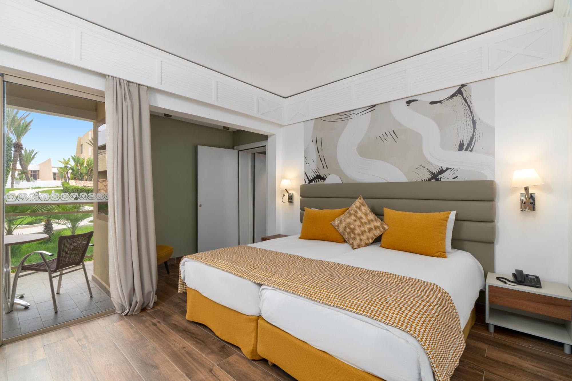 Family offer (2 adjoining rooms)