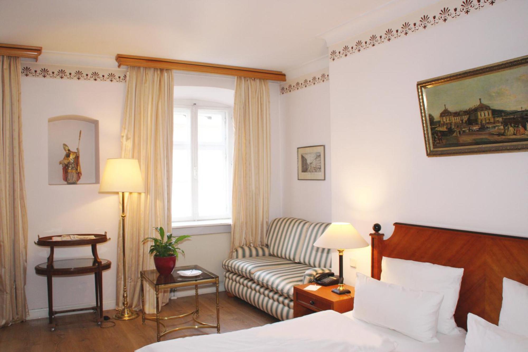 Large Double Room,1620201939:JPEG