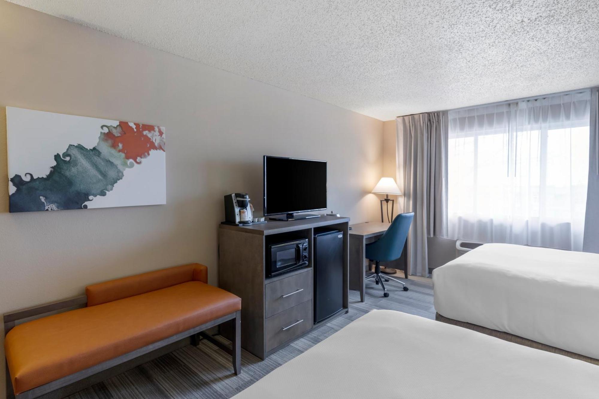 Standard Queen Room with Two Queen Beds and Kitchenette - Non Smoking