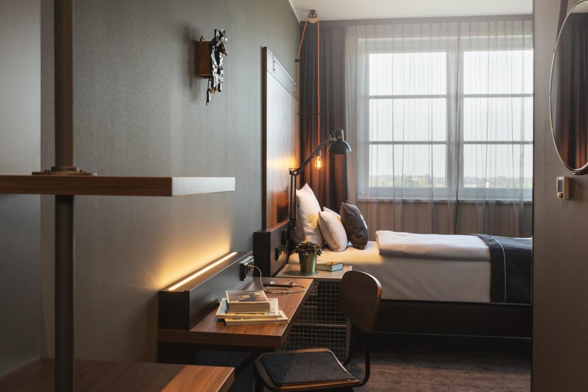 Single Room,1623718648:JPEG