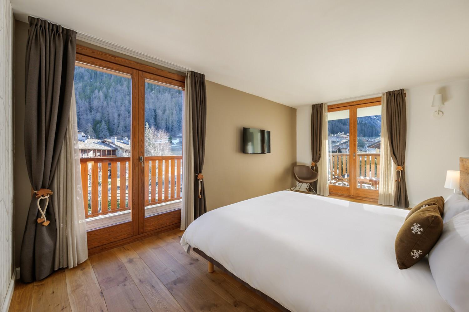 Deluxe Room,1661667617:JPEG