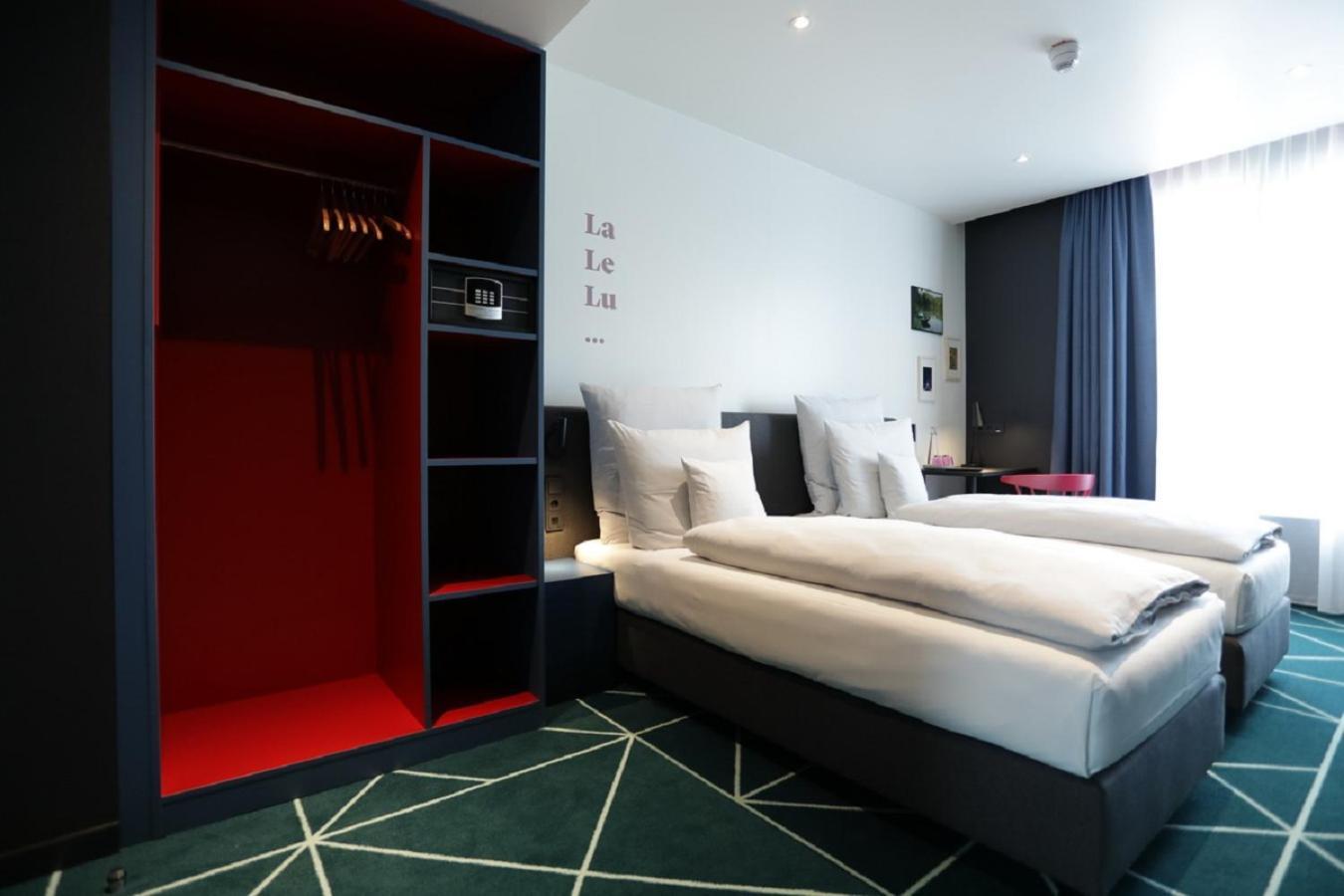 Doppel- oder Zweibettzimmer
