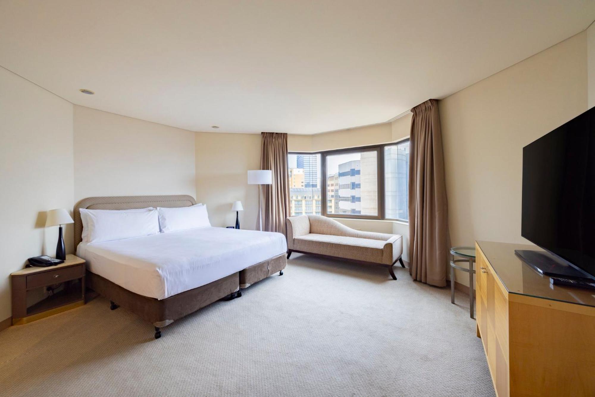 Junior King Suite with City View