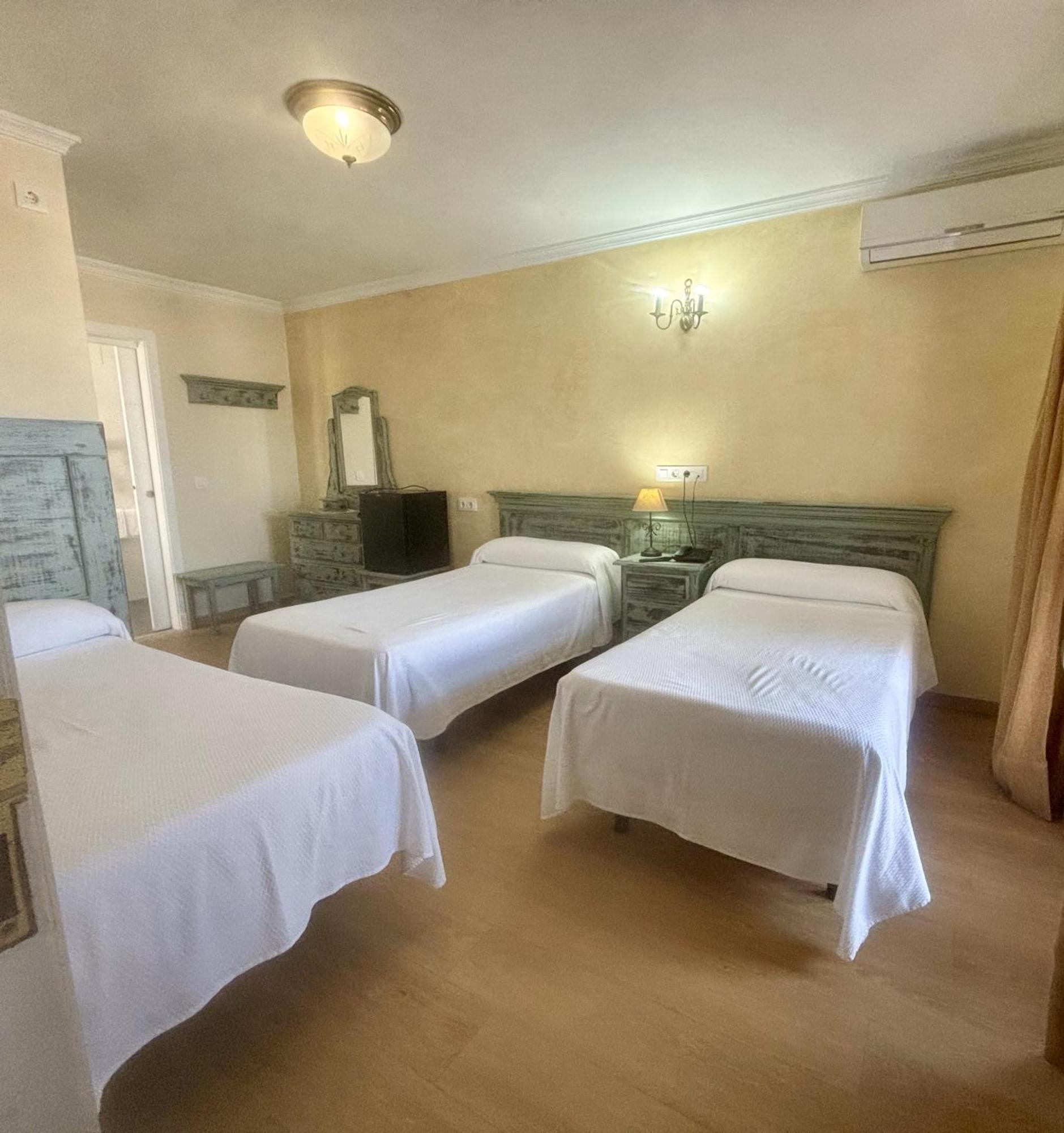 Triple Room (3 Adults),1624317739:JPEG