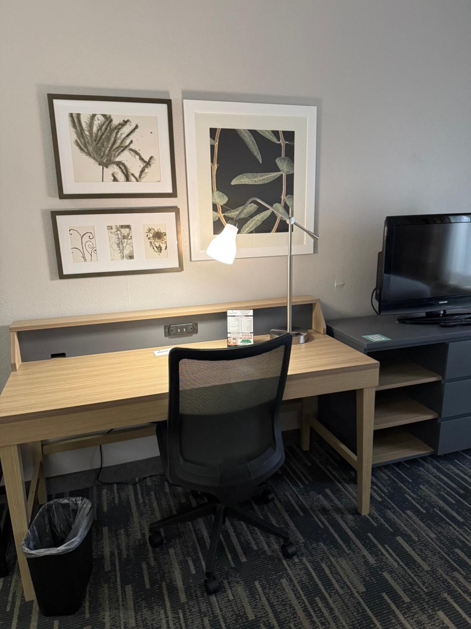 King Room - Non-Smoking