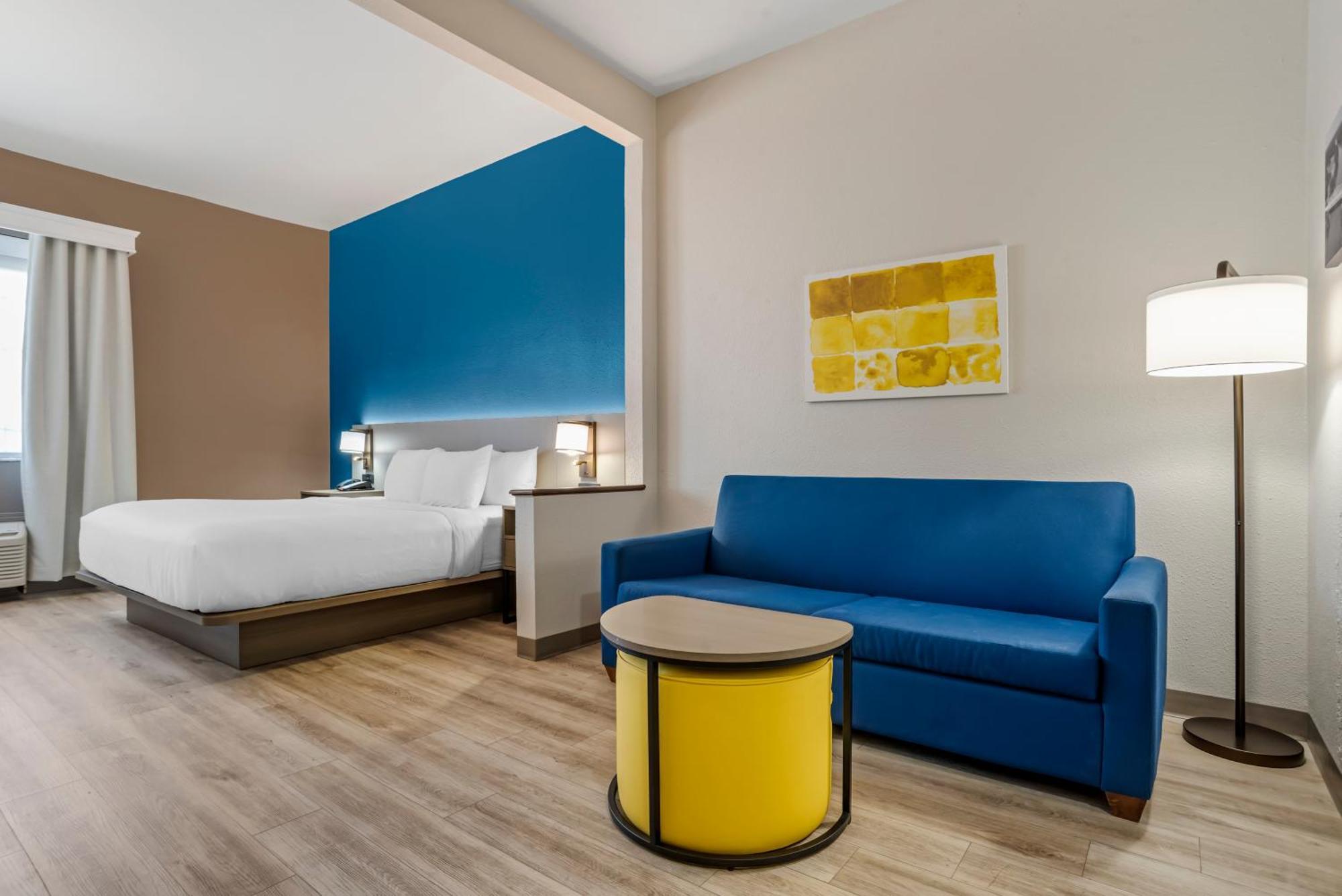 King Suite with Sofa Bed - Non-Smoking