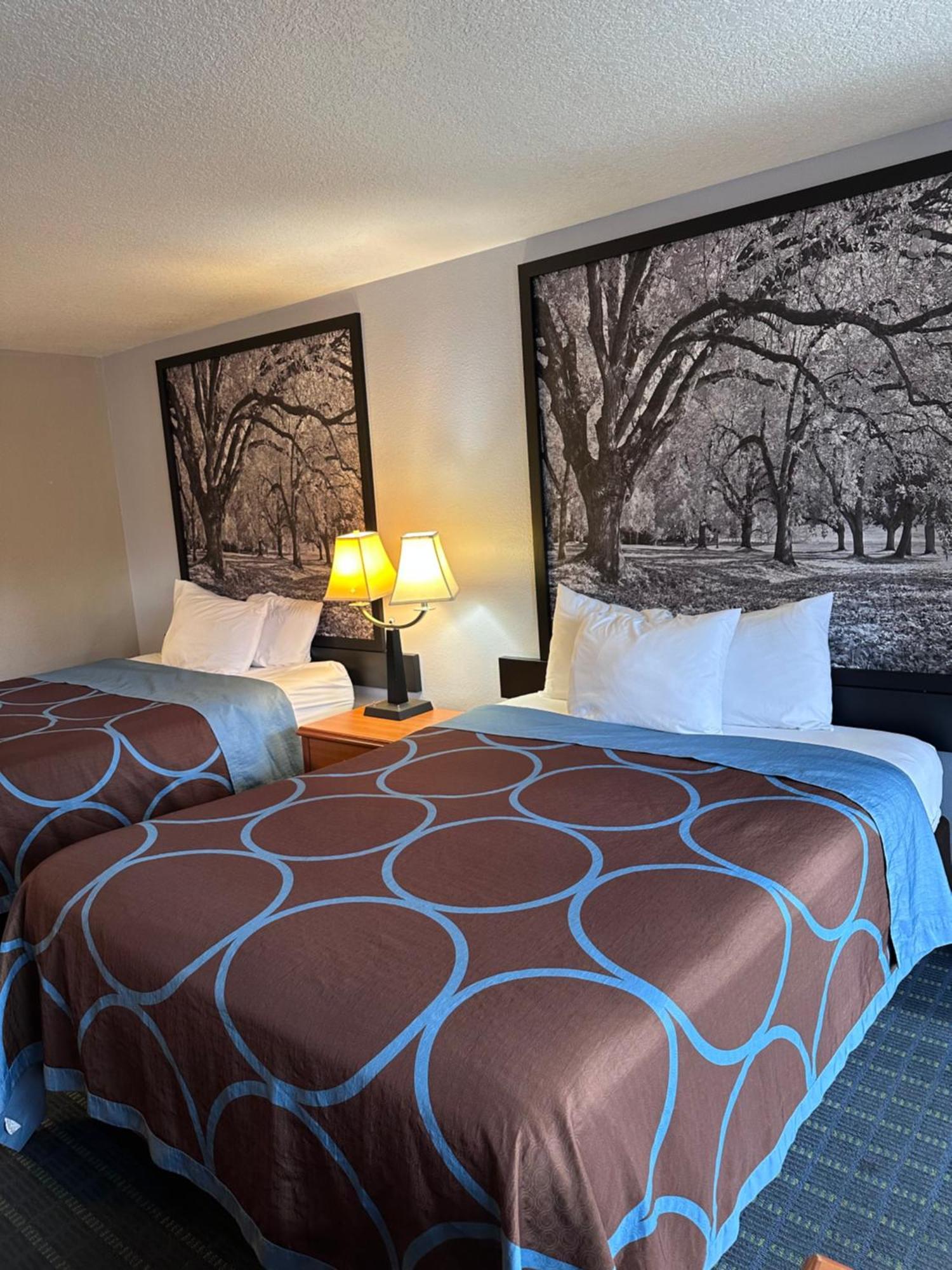 Queen Room with Two Queen Beds - Non-Smoking
