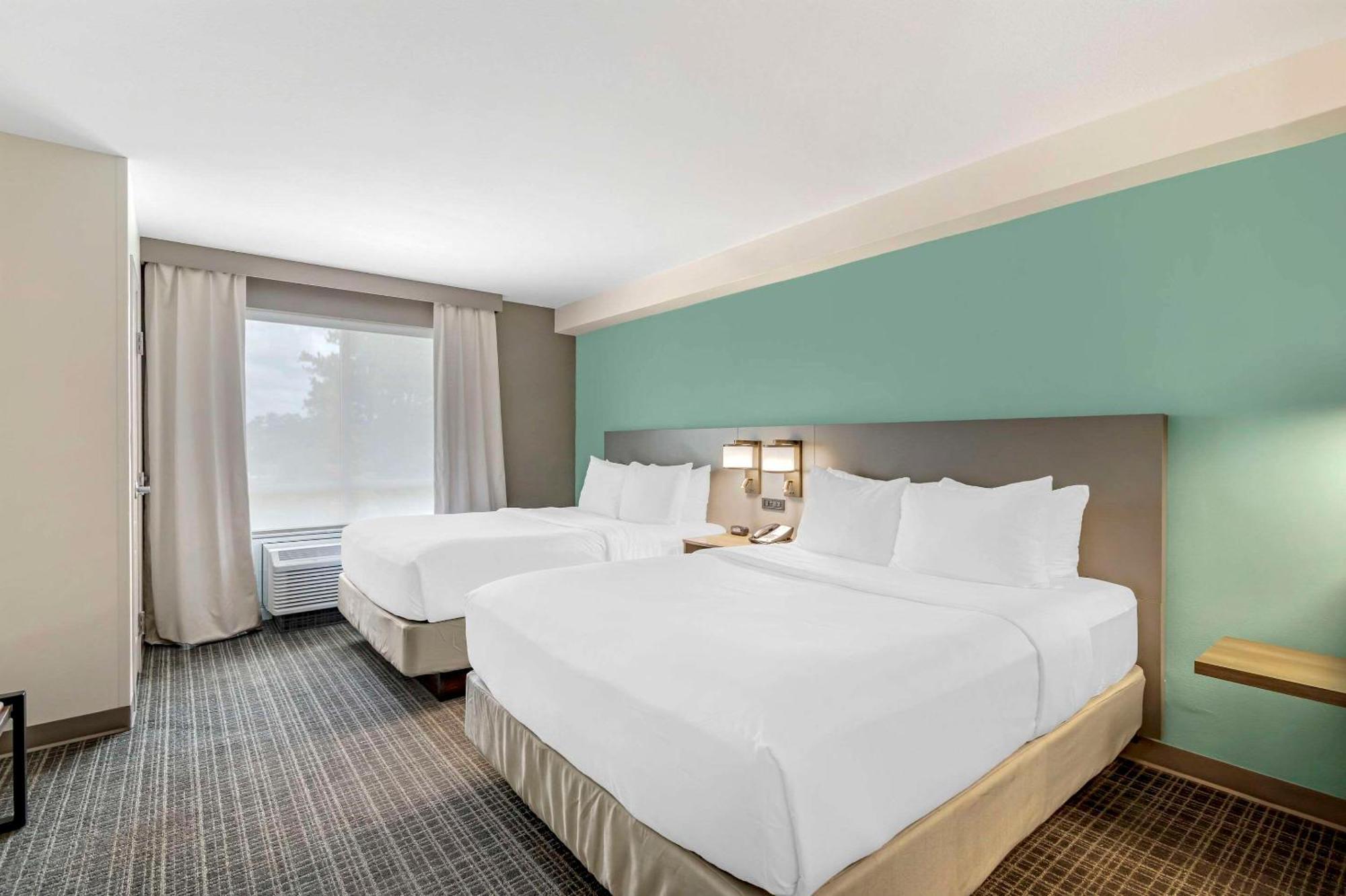 Queen Room Two Queen Beds Roll Shower Accessible or Non-Smoking,1078125217:JPEG