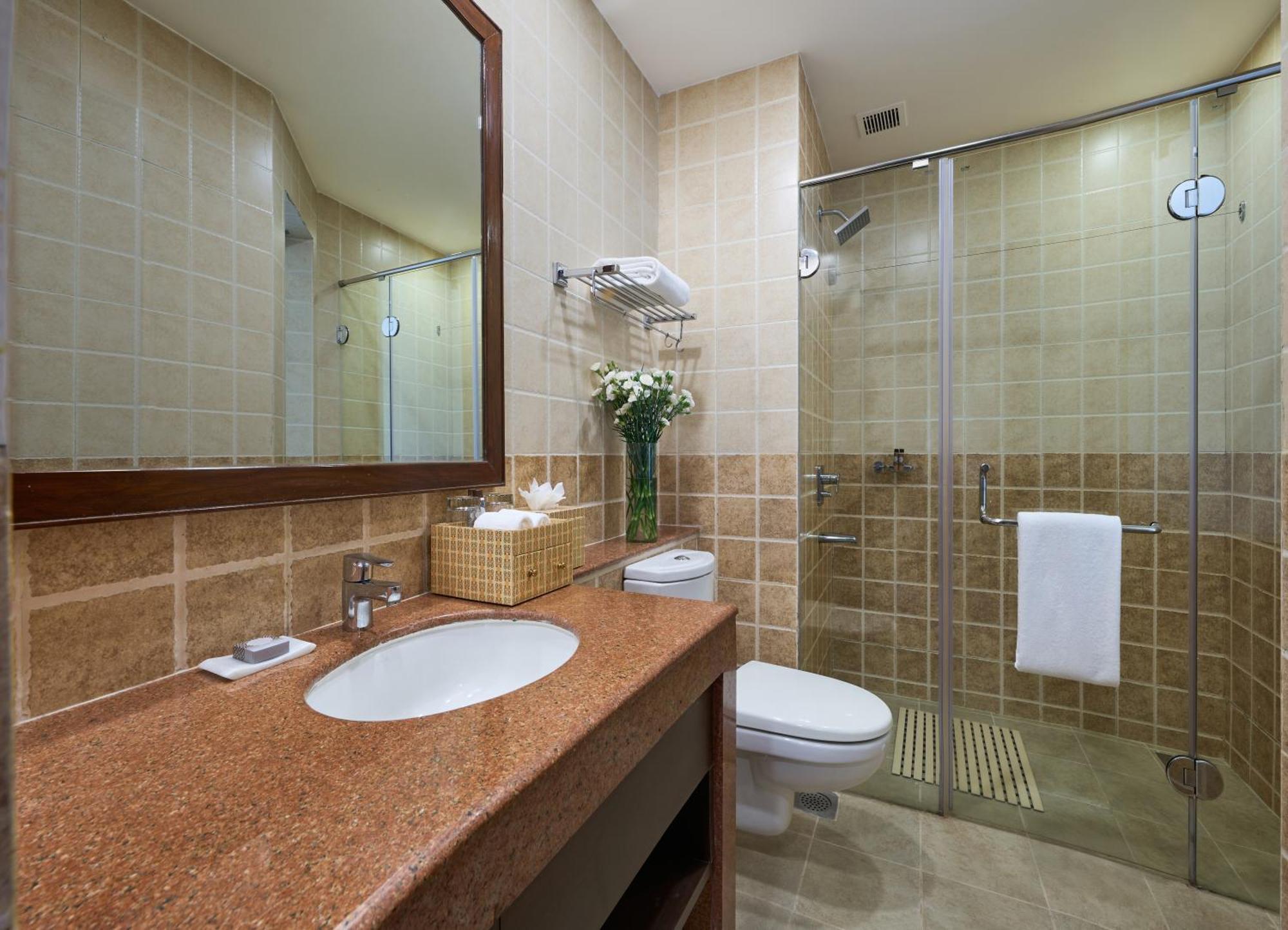 Deluxe King Room with Balcony -  Beer on arrival , Shuttle to nearest beach, 20% off on F&B
