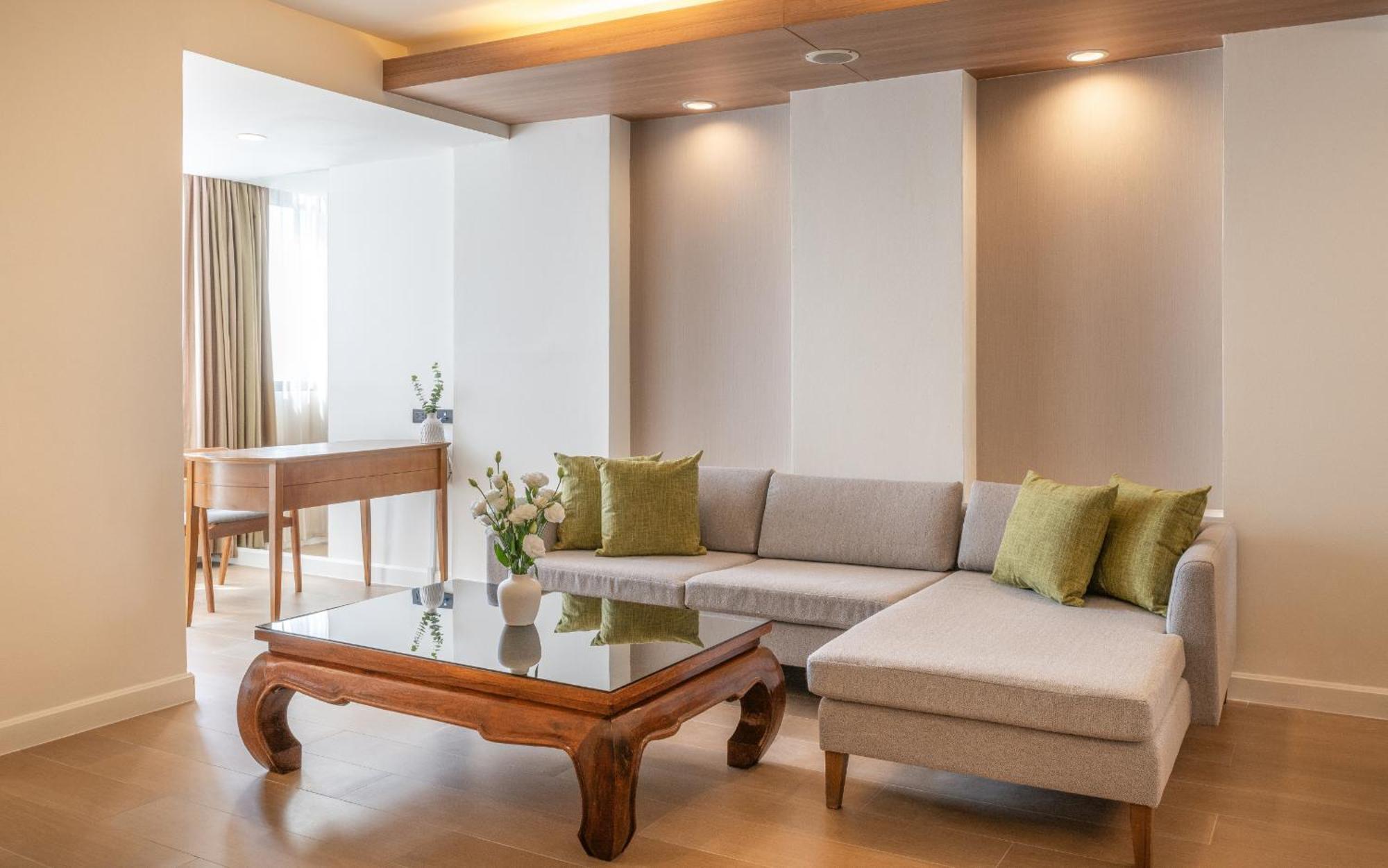 2 Bedroom Suite 1 King & 2 Doubles