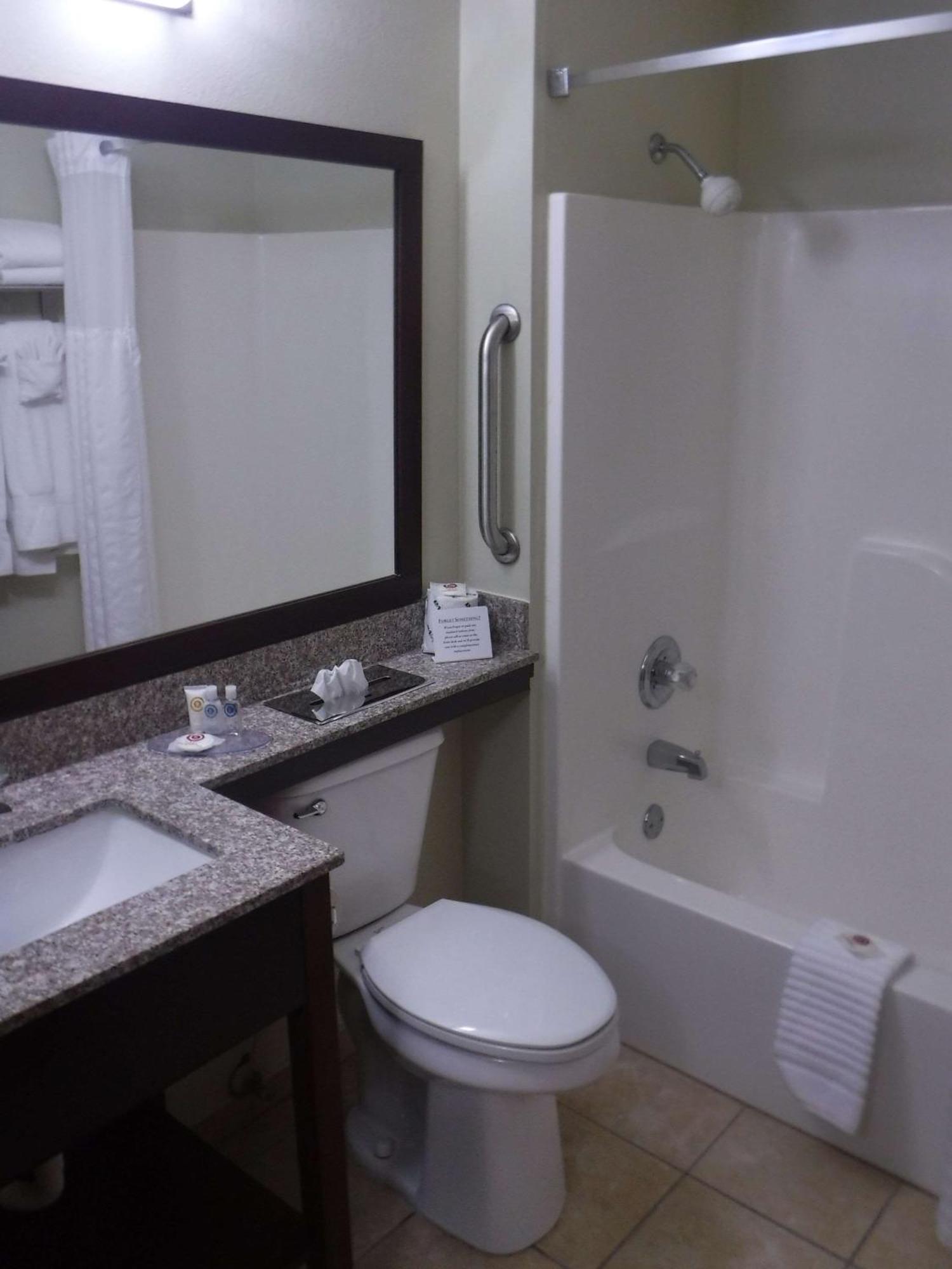 King Suite with Two King Beds - Non-Smoking