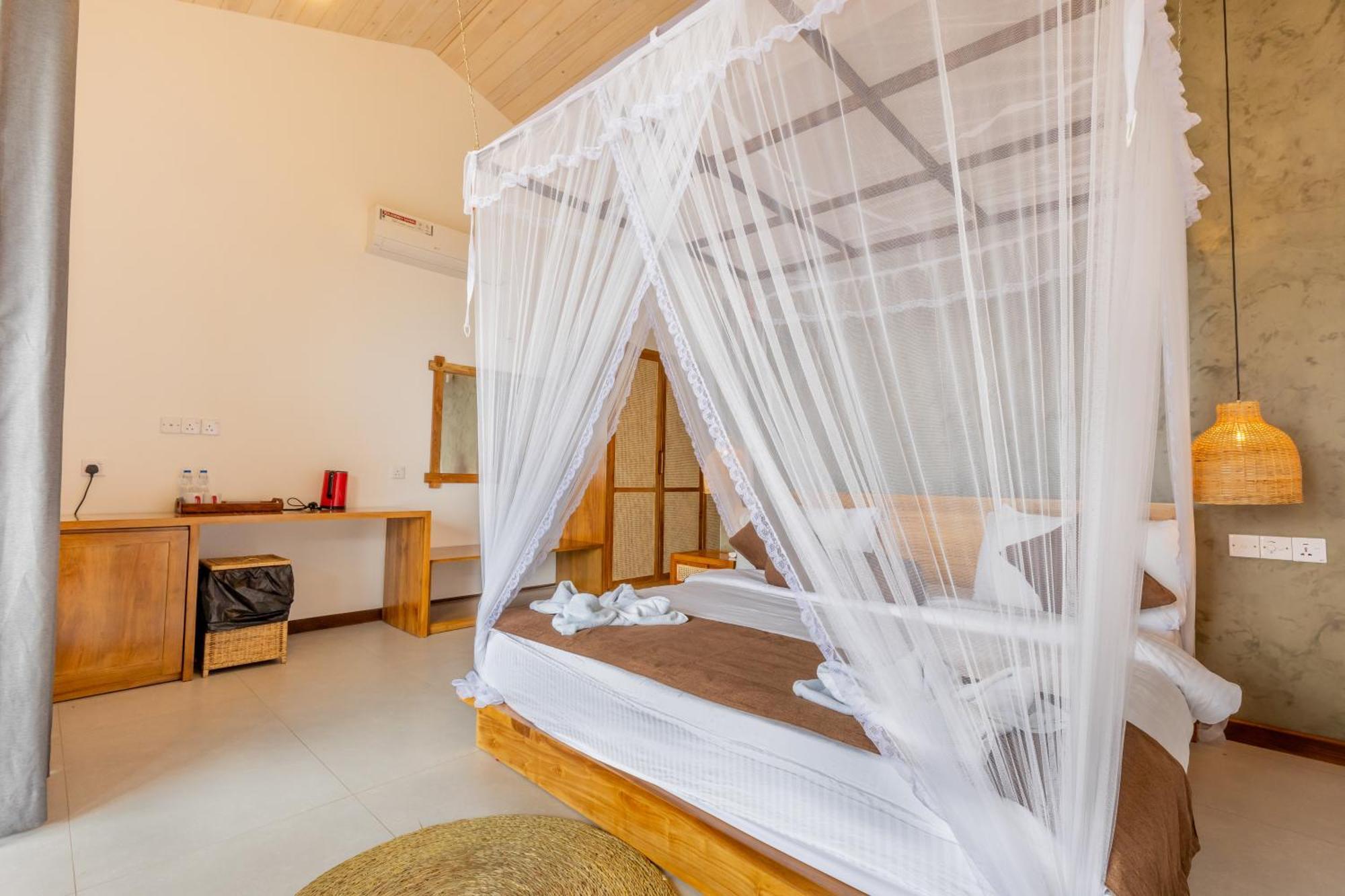 Panoramic Luxury Balcony Room with Ella Rock View