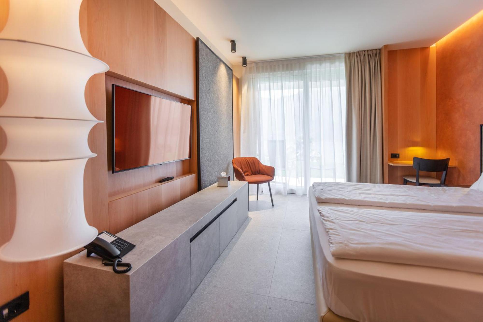 Superior Doppelzimmer mit Balkon und Seeblick