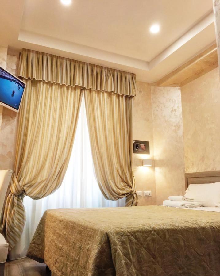 Deluxe Room,1632205178:JPEG