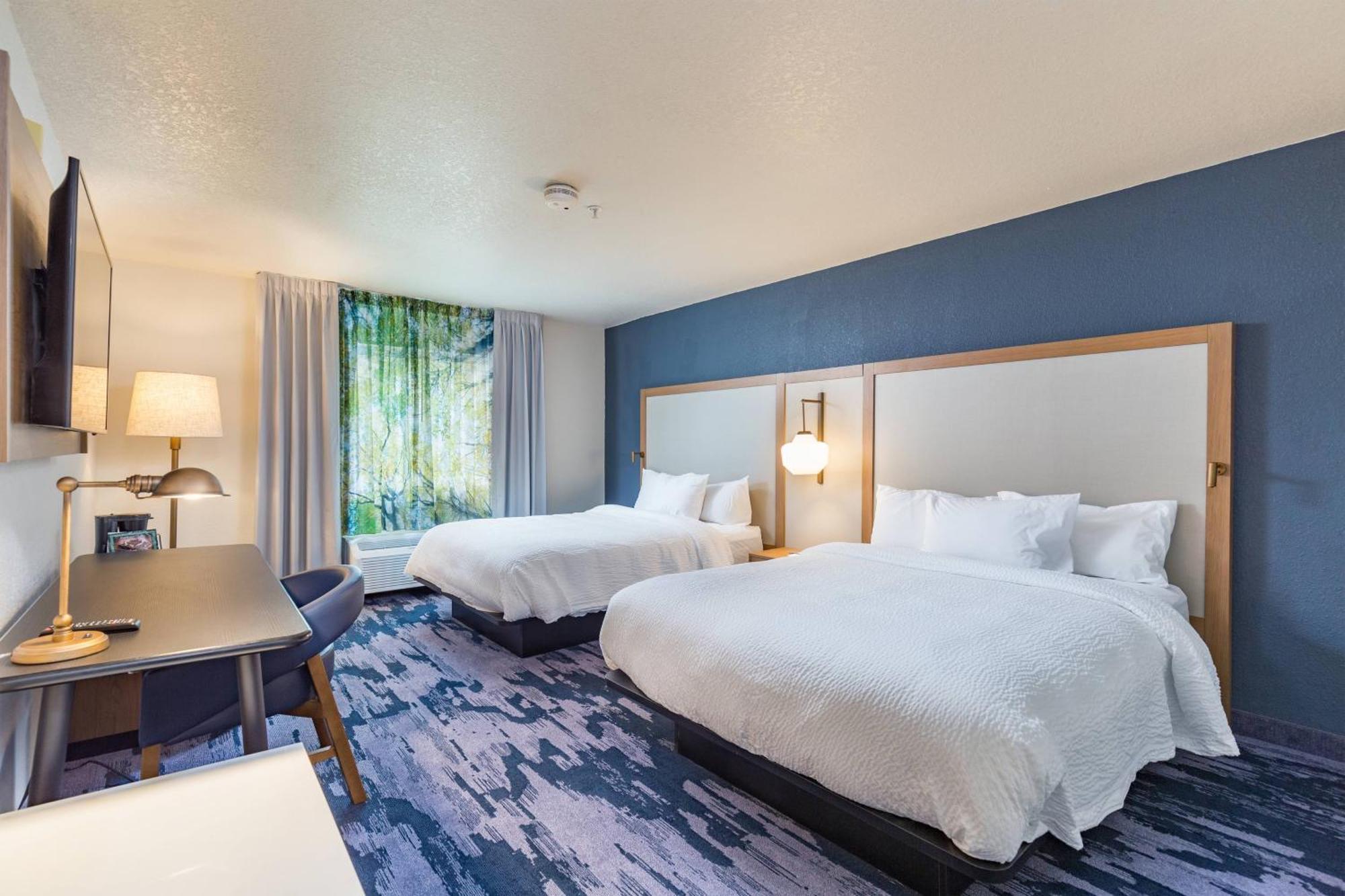 Zimmer mit 2 Queensize-Betten