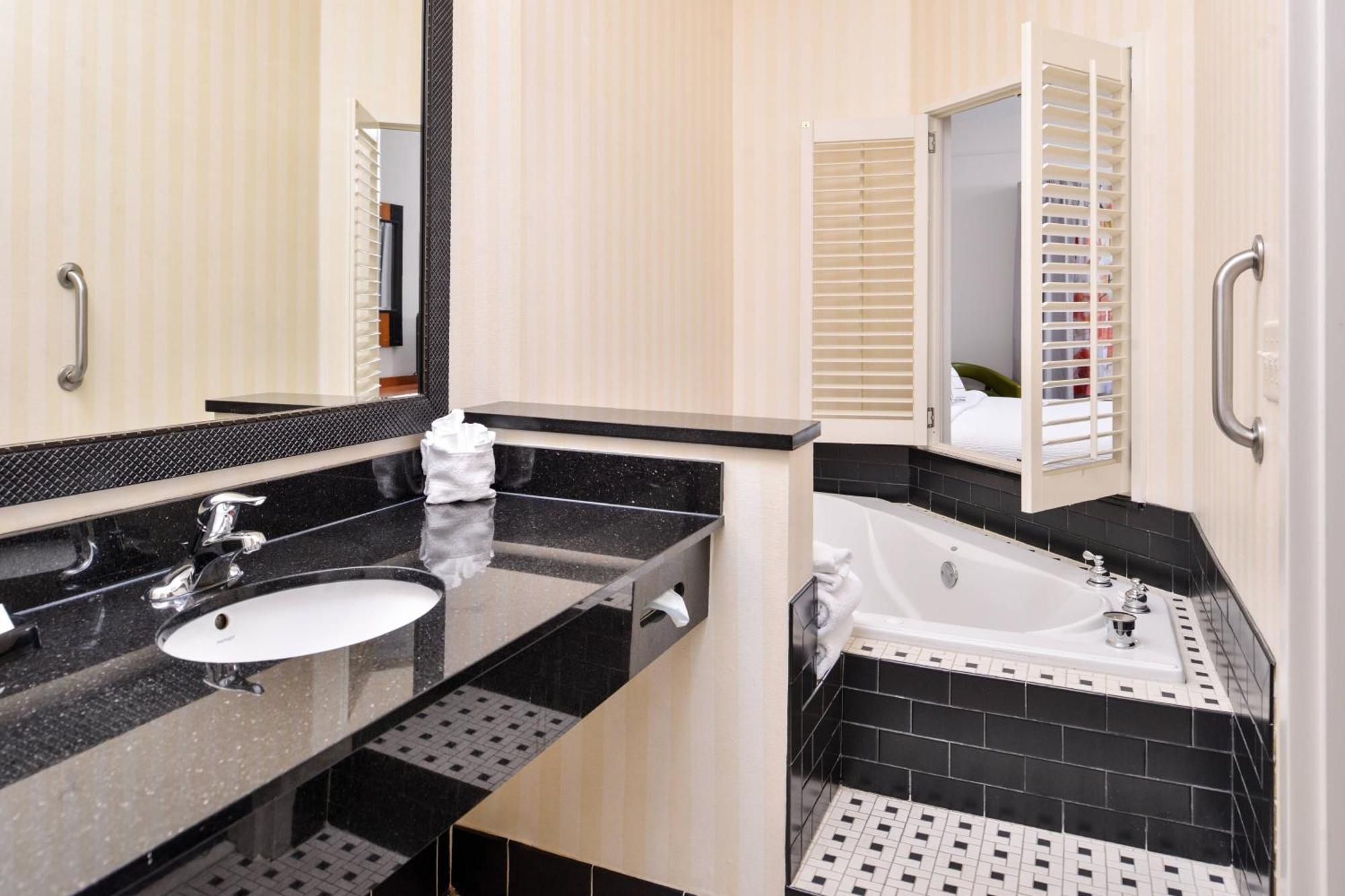 King Room with Specialty Bathtub and Roll-In Shower - Mobility Access