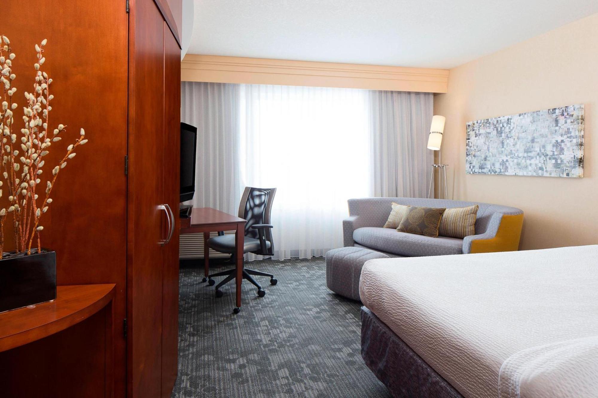 King Room with Sofa Bed
