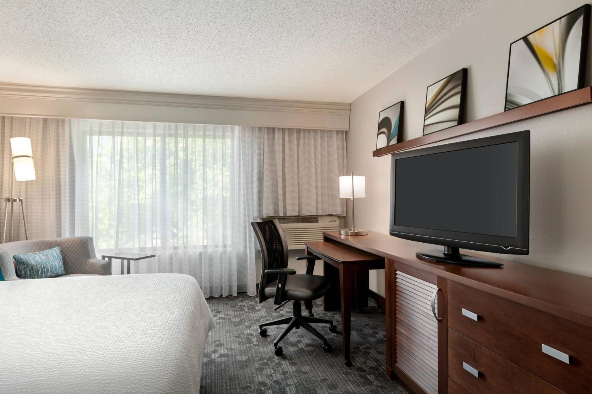 Queen Guest Room with Two Queen Beds