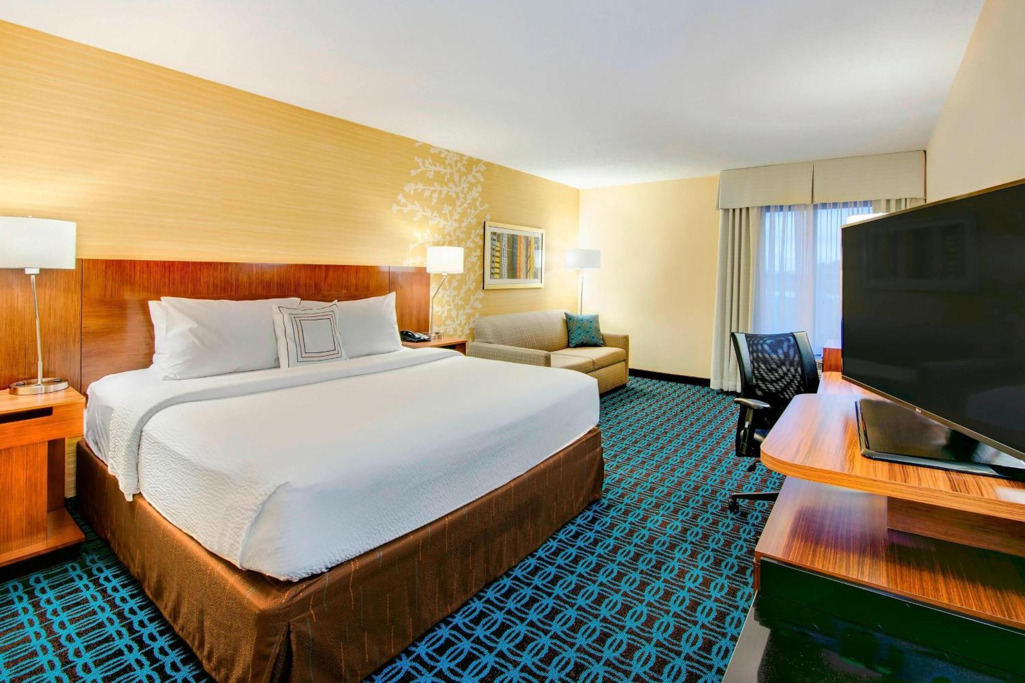 King Room with Sofa Bed - Hearing Accessible