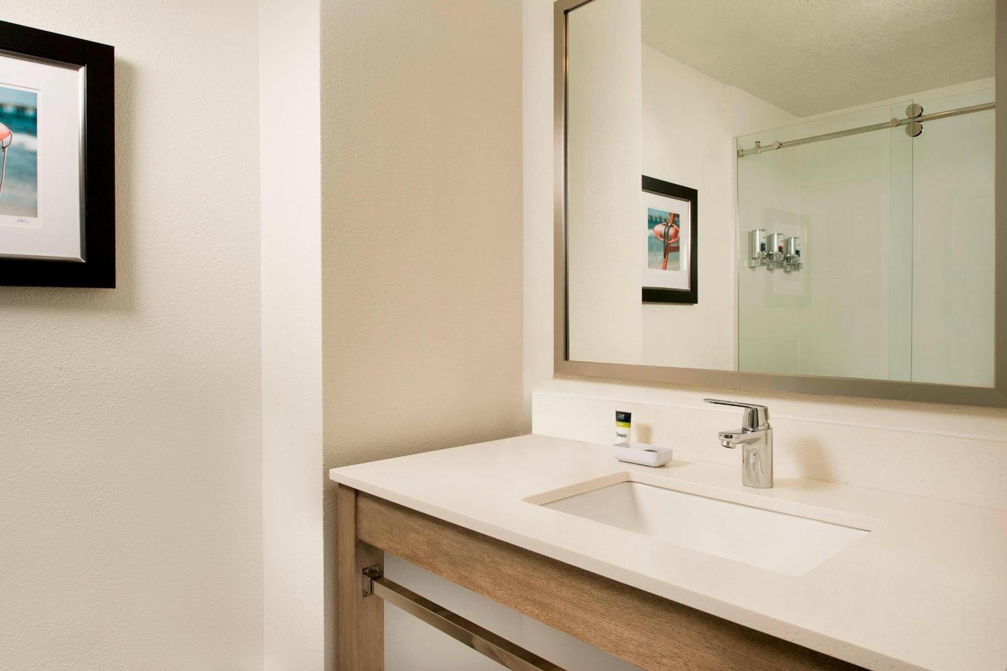 Junior Suite, 1 King, Sofa bed, Ocean view, Balcony