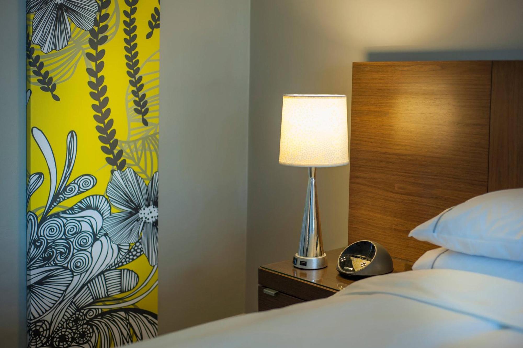 Guest room, 1 King Bed, Garden Building