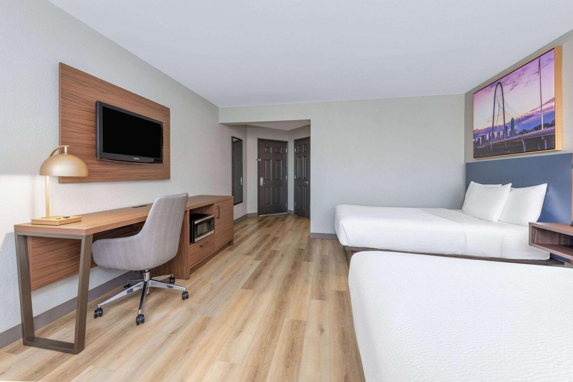 Deluxe Room with Two Double Beds and Courtyard Access -  Non-Smoking