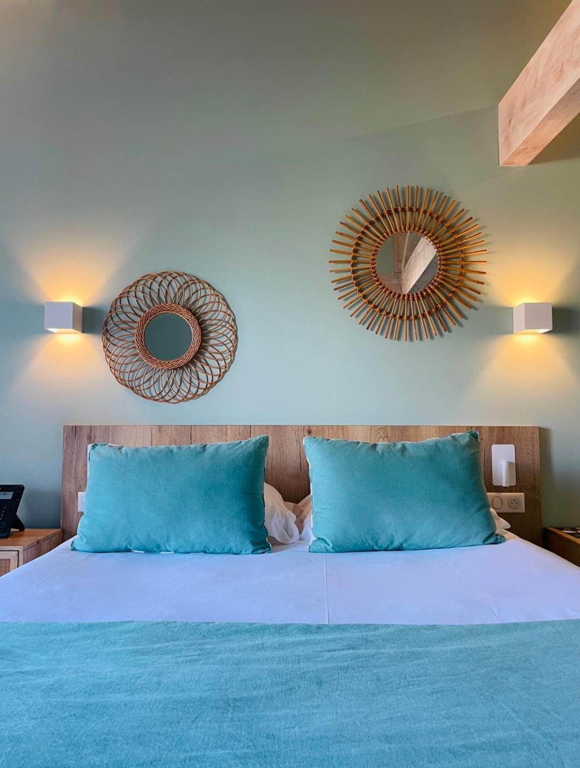 Chambre Double - Vue sur Piscine
