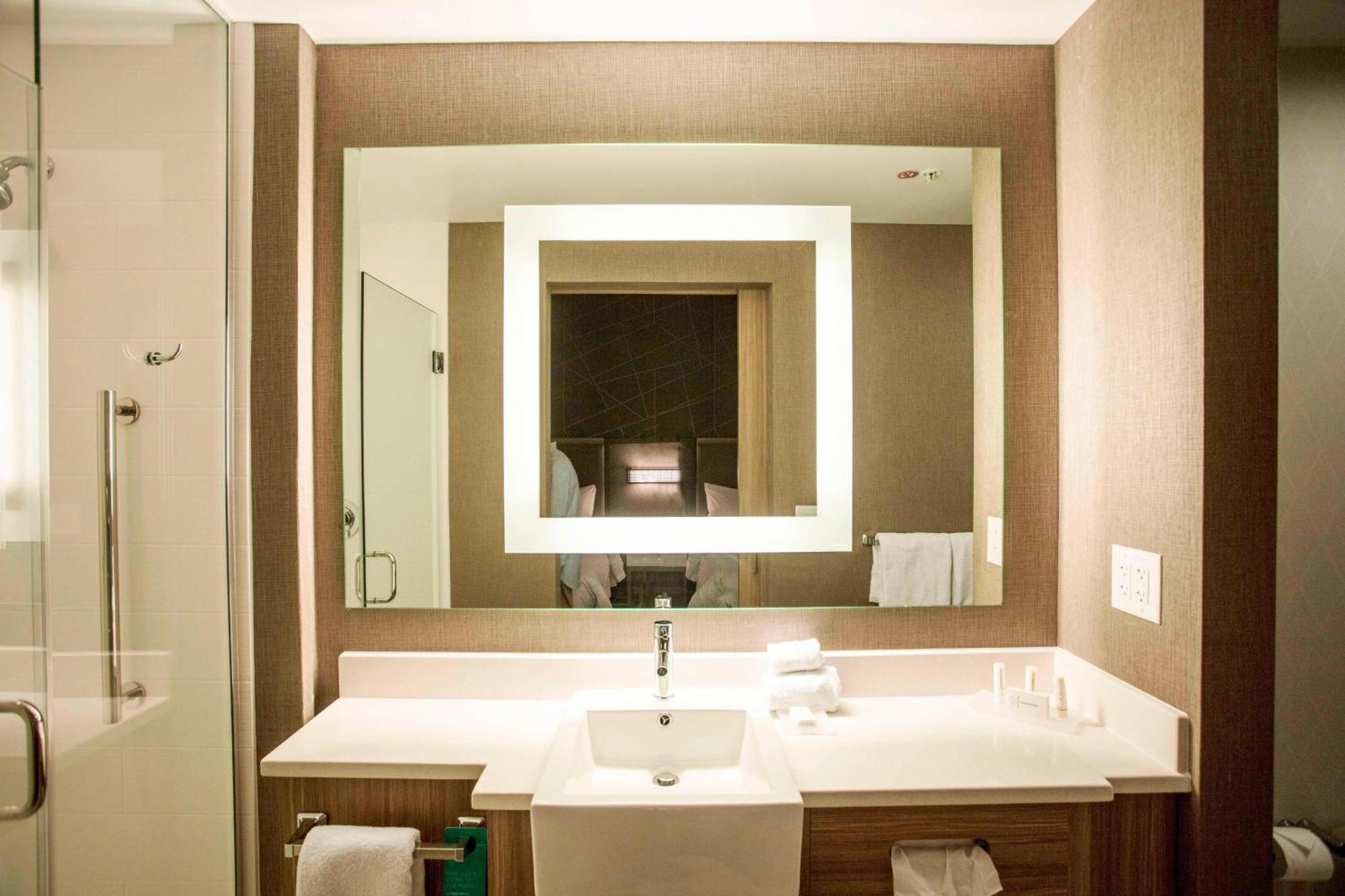 One-Bedroom Queen Suite with Two Queen Beds and Trundle Sofa,1633708627:JPEG