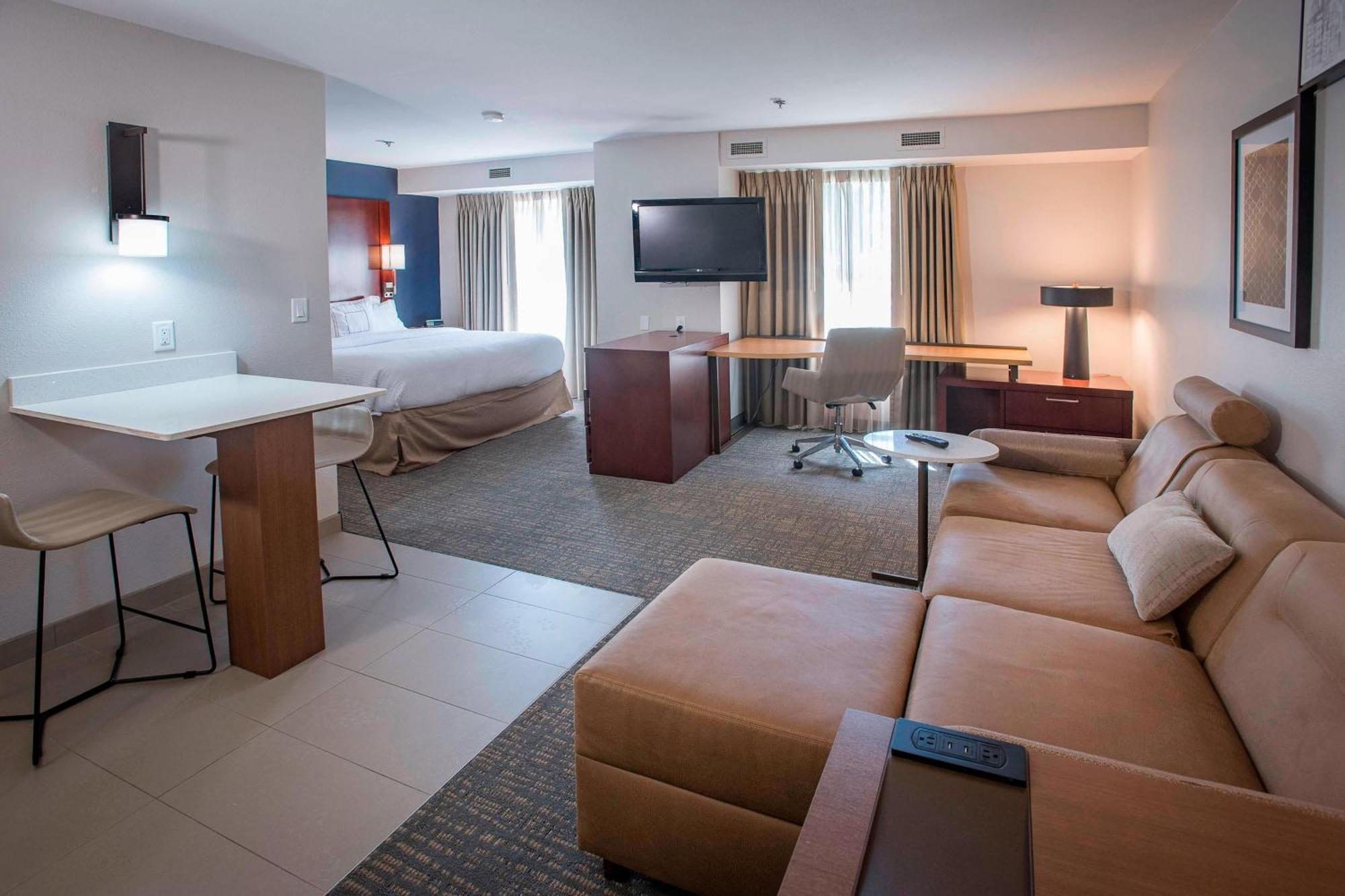 King Studio with Sofa Bed and Downtown View