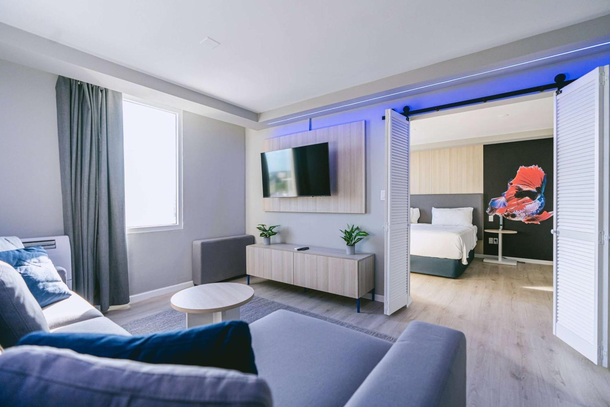 Premier King Suite,1643755892:JPEG