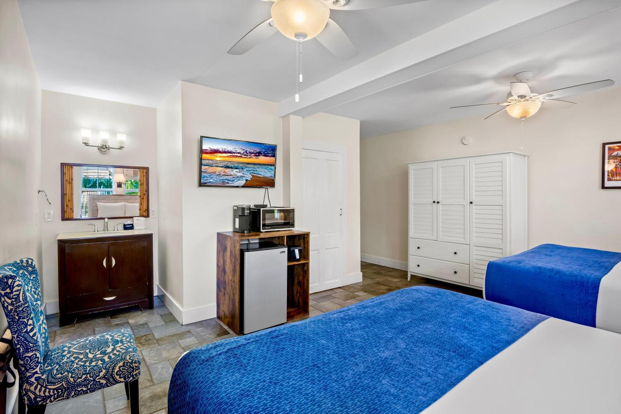 2 Queen Island Room