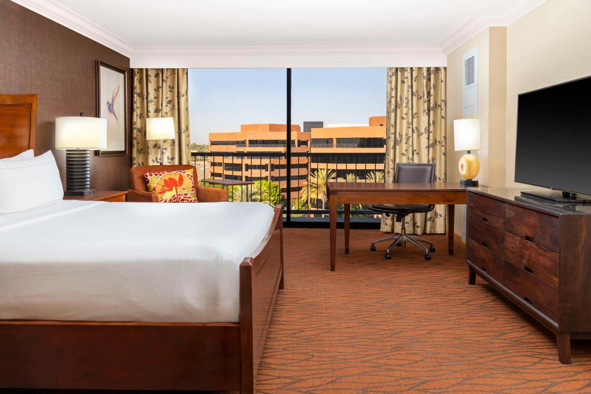 One-Bedroom Junior Parlor King Suite,1639557200:JPEG