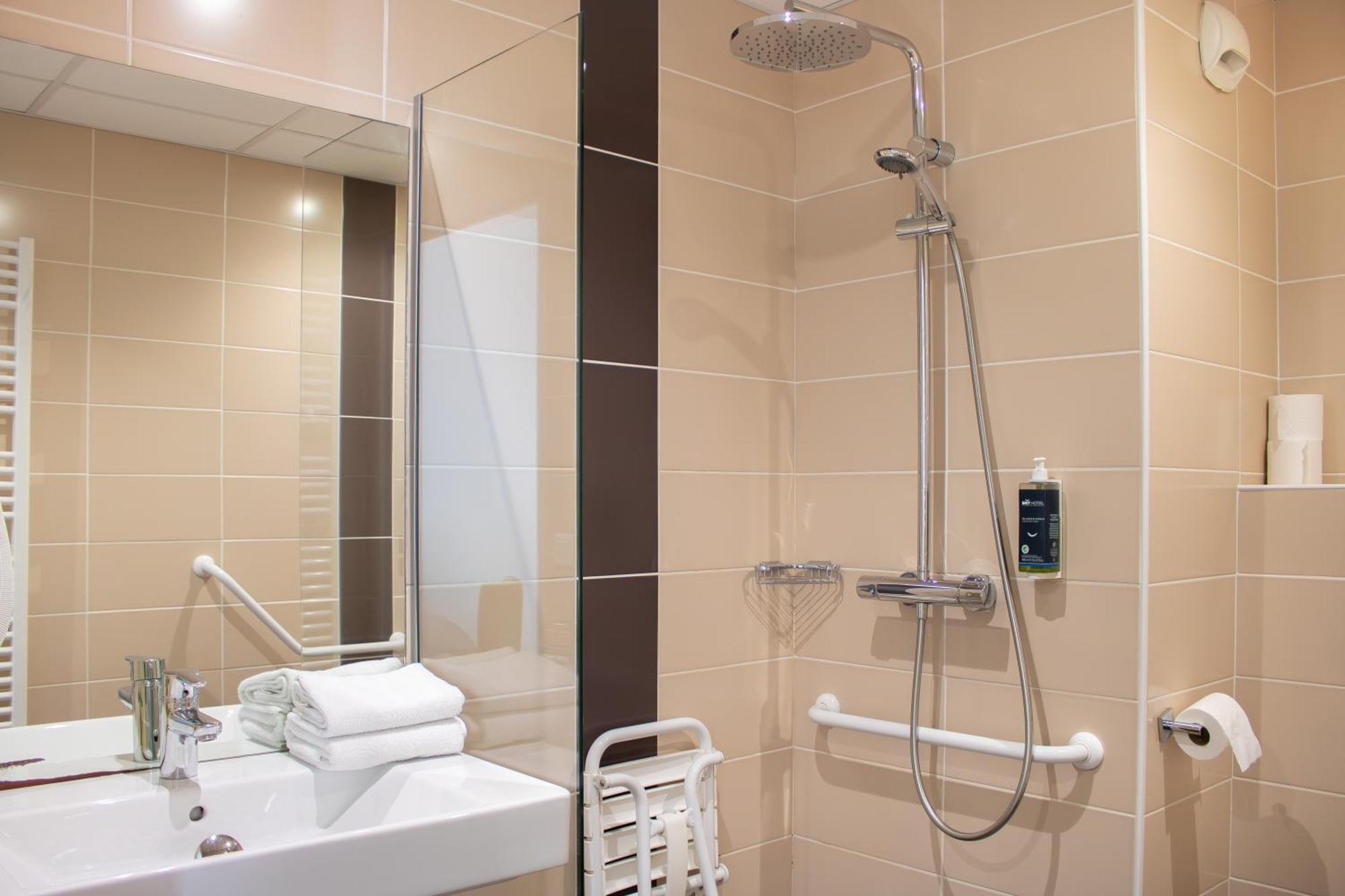 Chambre Double - Accessible aux Personnes à Mobilité Réduite