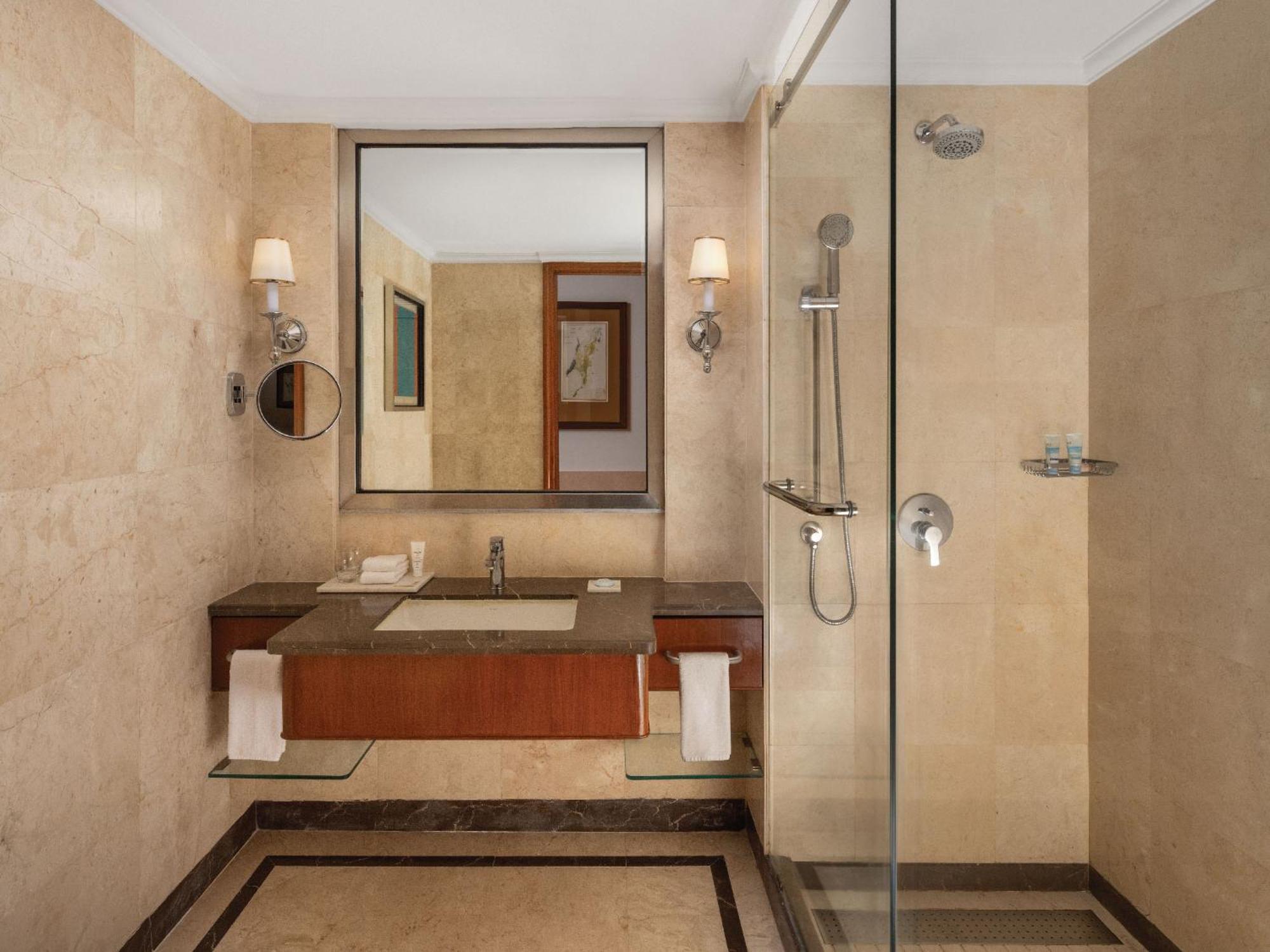 Executive Club King Room with Skyline View