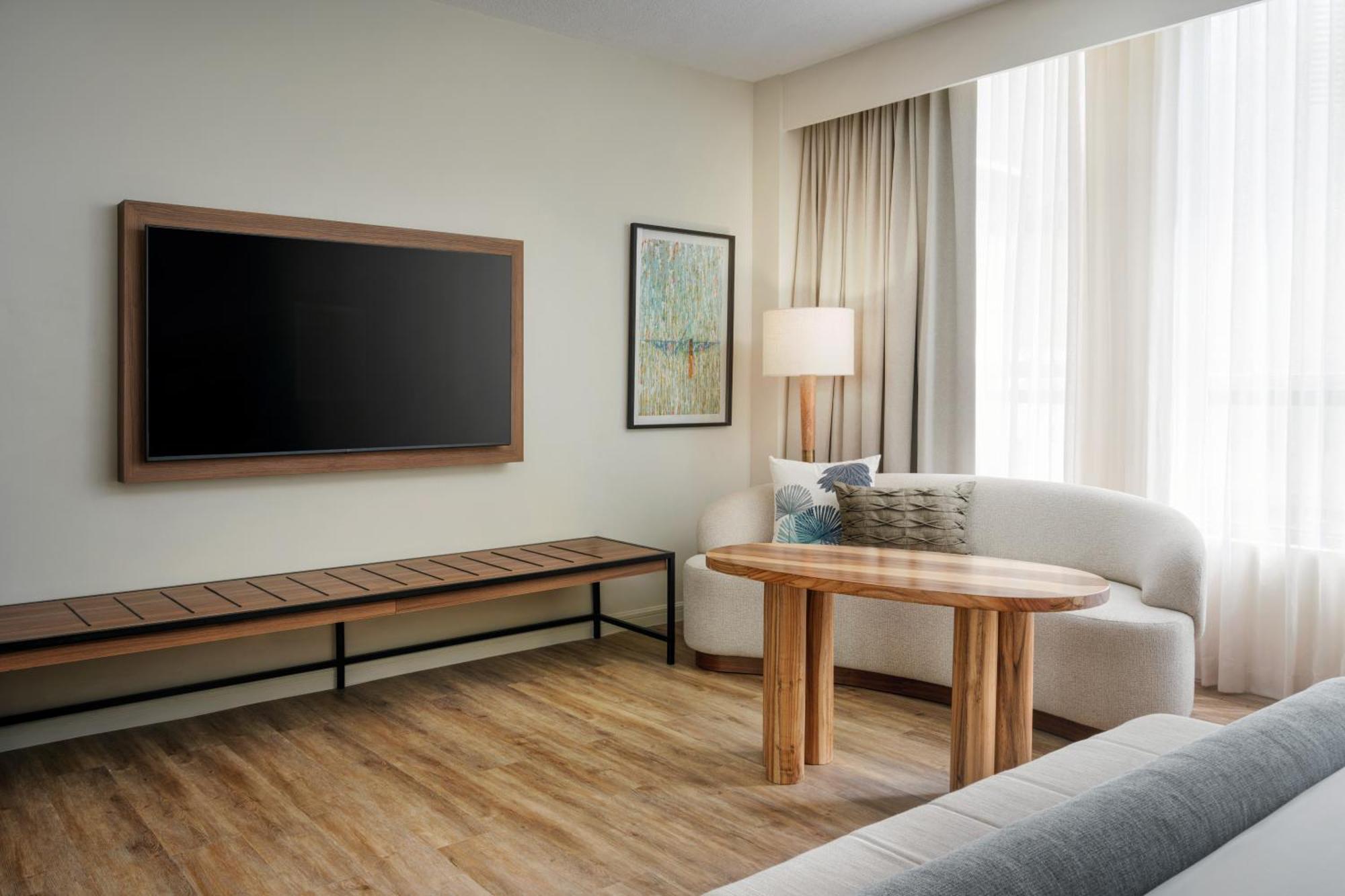 Corner King Room with One King Bed - High Floor,1641018076:JPEG