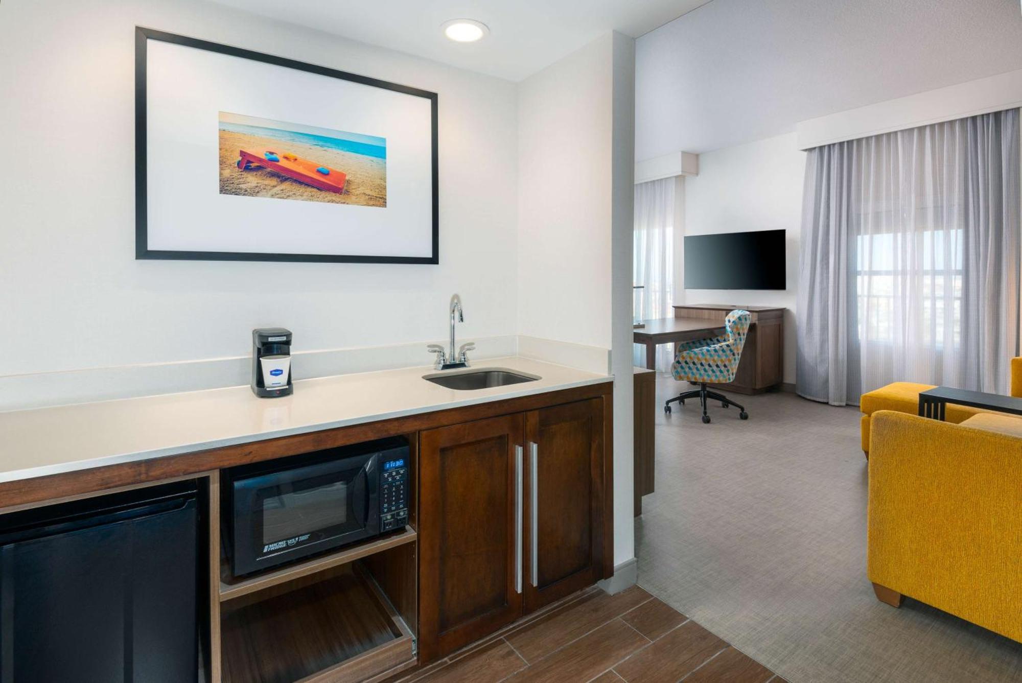 King Suite with Balcony - Non-Smoking