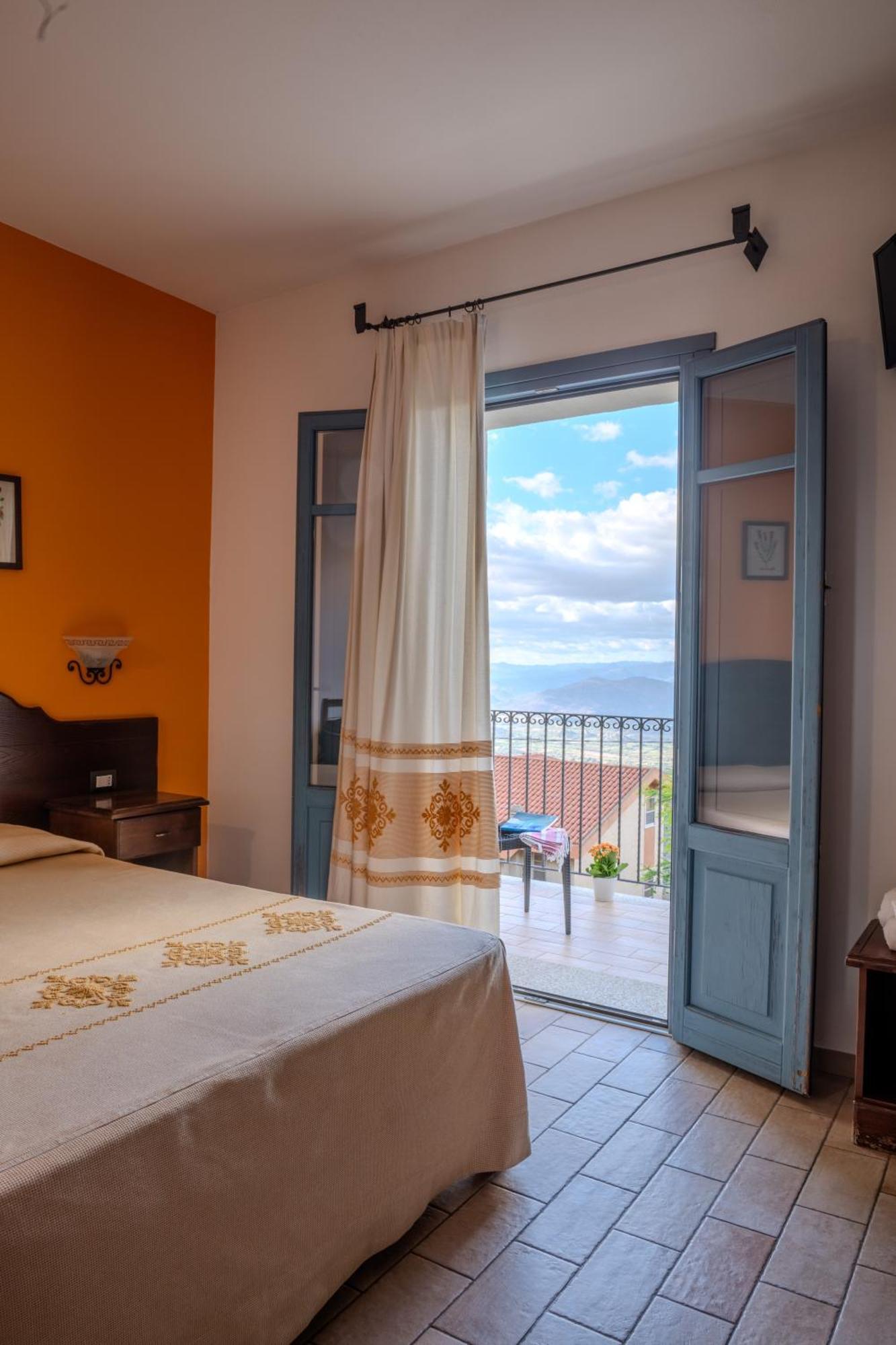 Camera Matrimoniale con Balcone