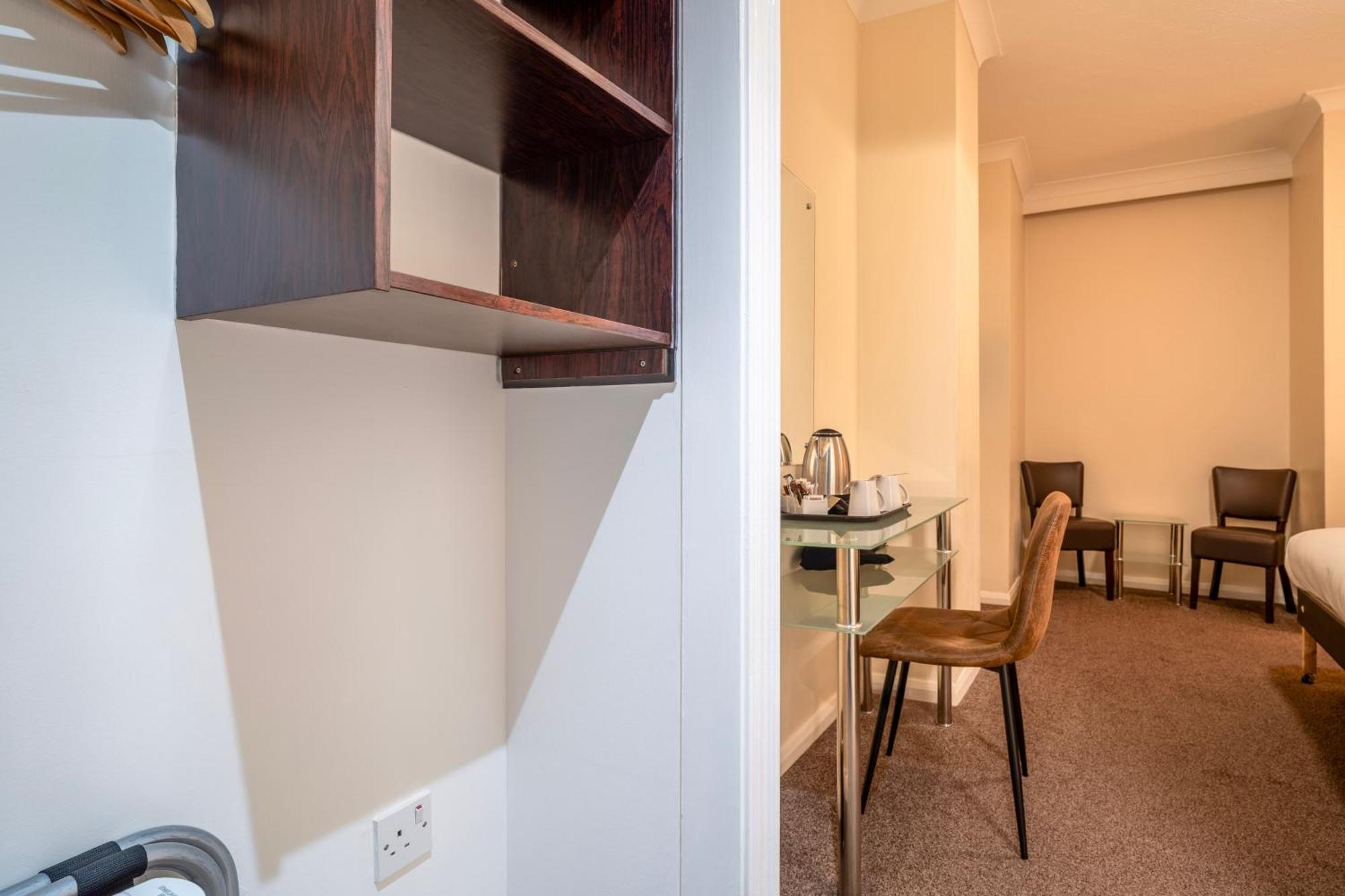 Quarto Duplo (Sem Janelas)