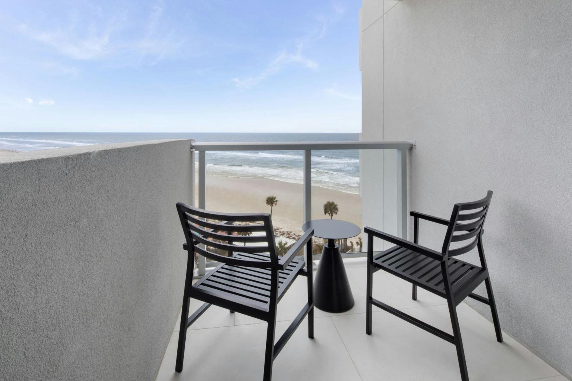 Queen Room Balcony Partial Ocean View,1642315817:JPEG